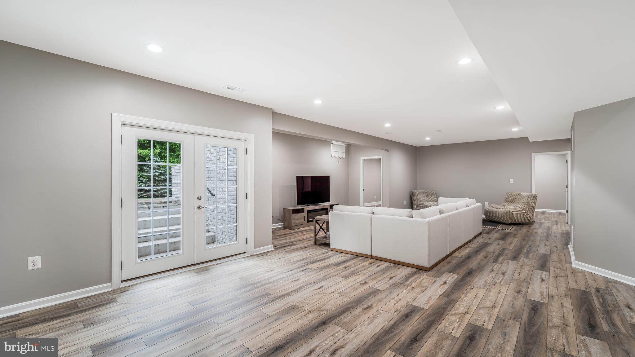 WHITE OAKS ESTATES - Residential