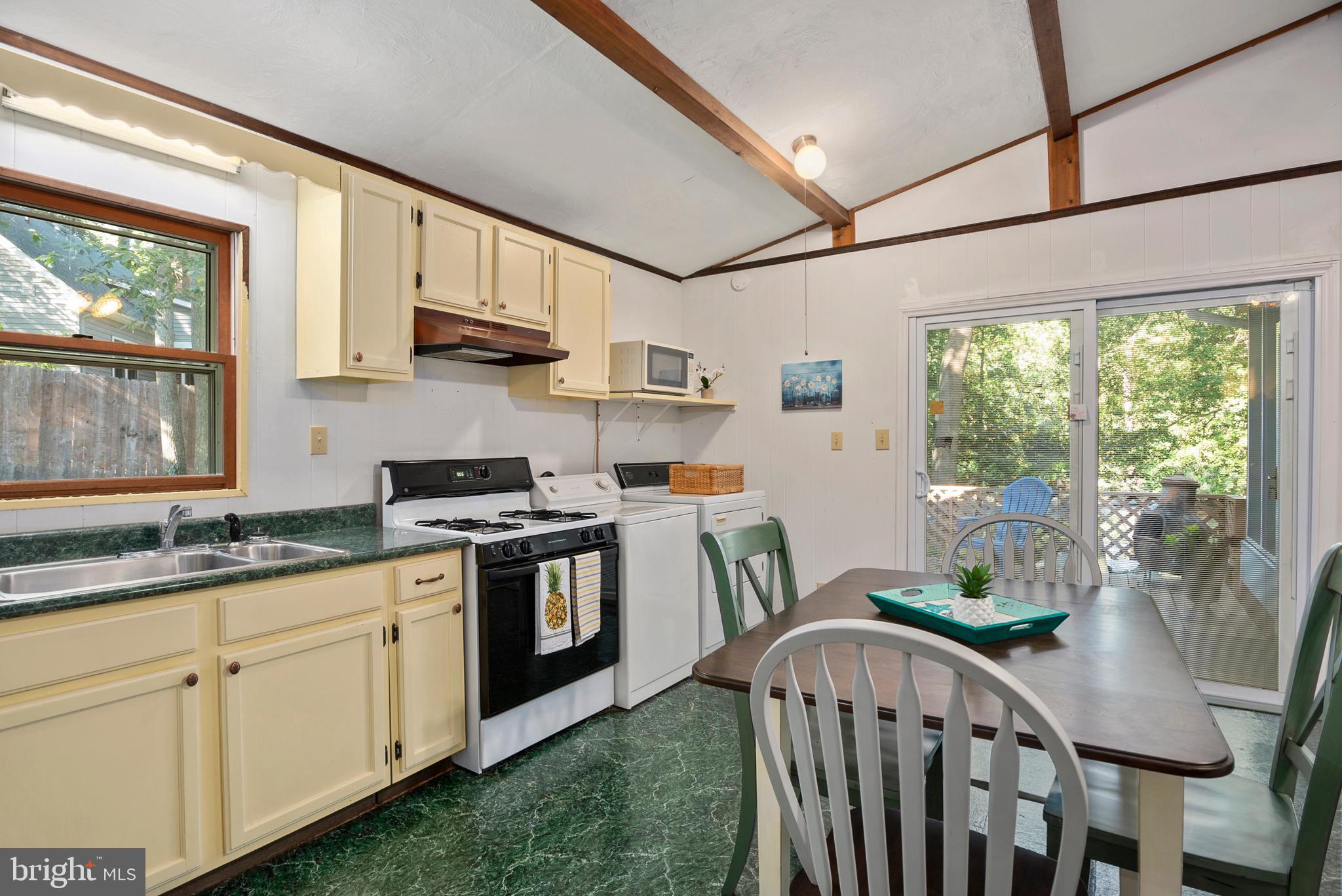 CHESTER HARBOR - Residential