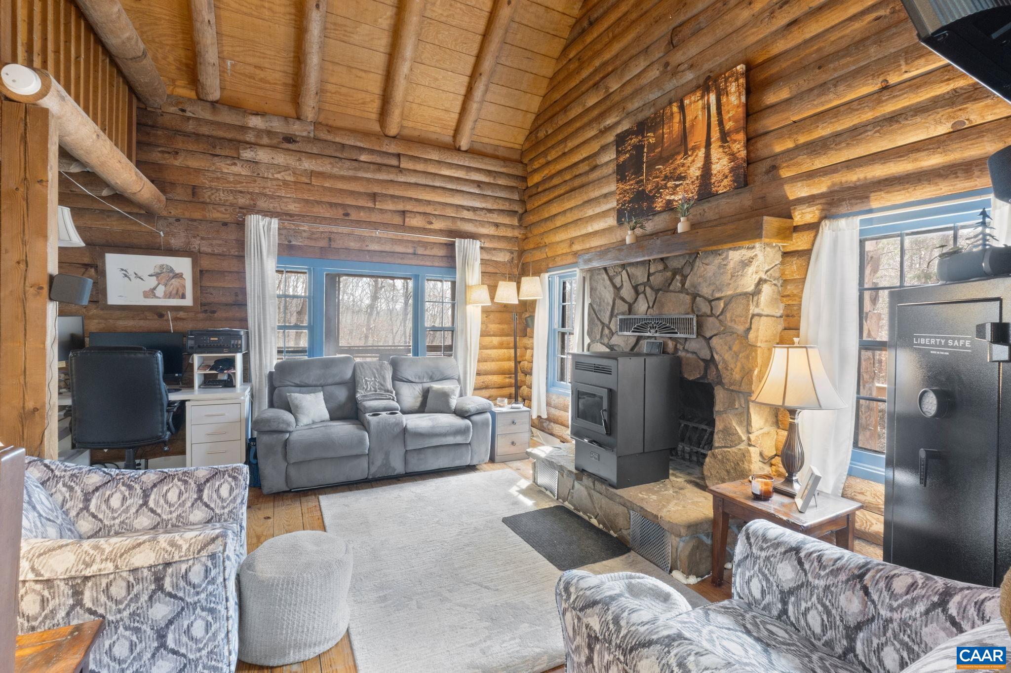 1522 HOLLAND CREEK RD