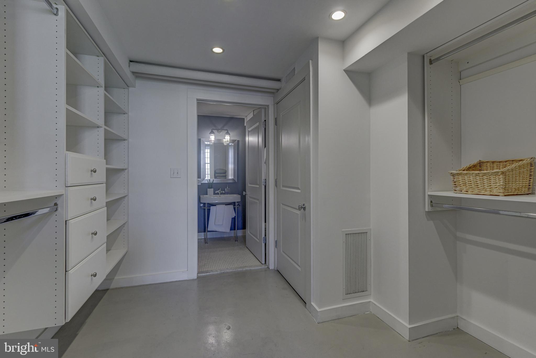 LITTLE ITALY - Residential