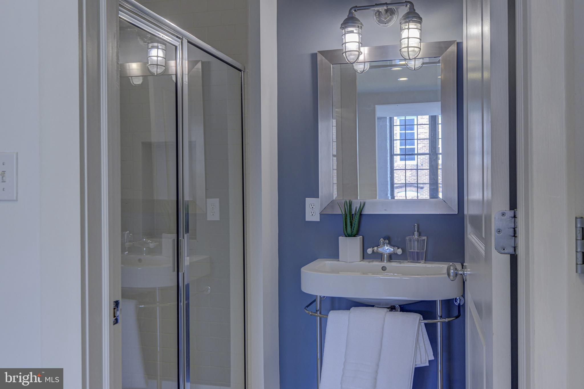 LITTLE ITALY - Residential