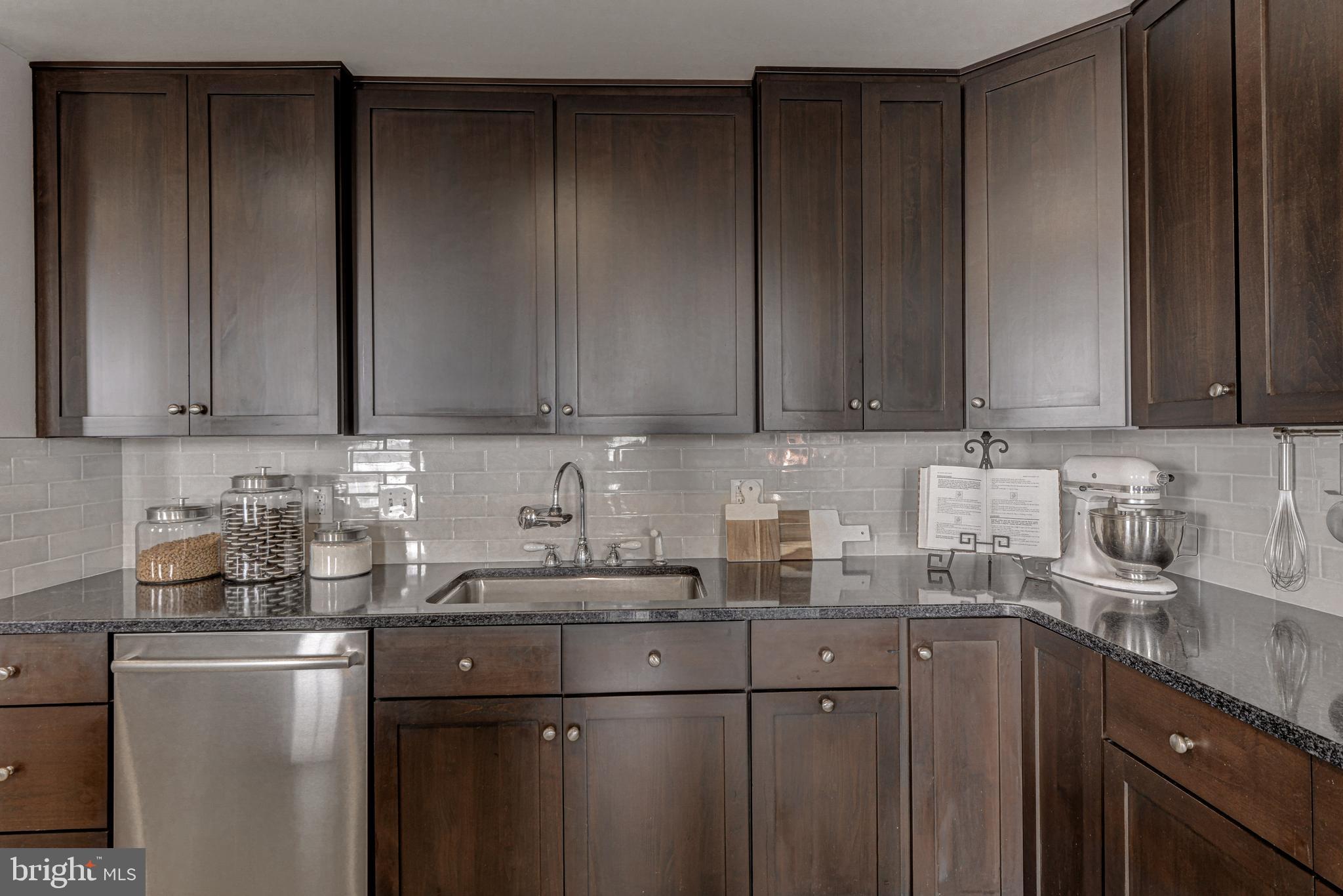 LITTLE ITALY - Residential