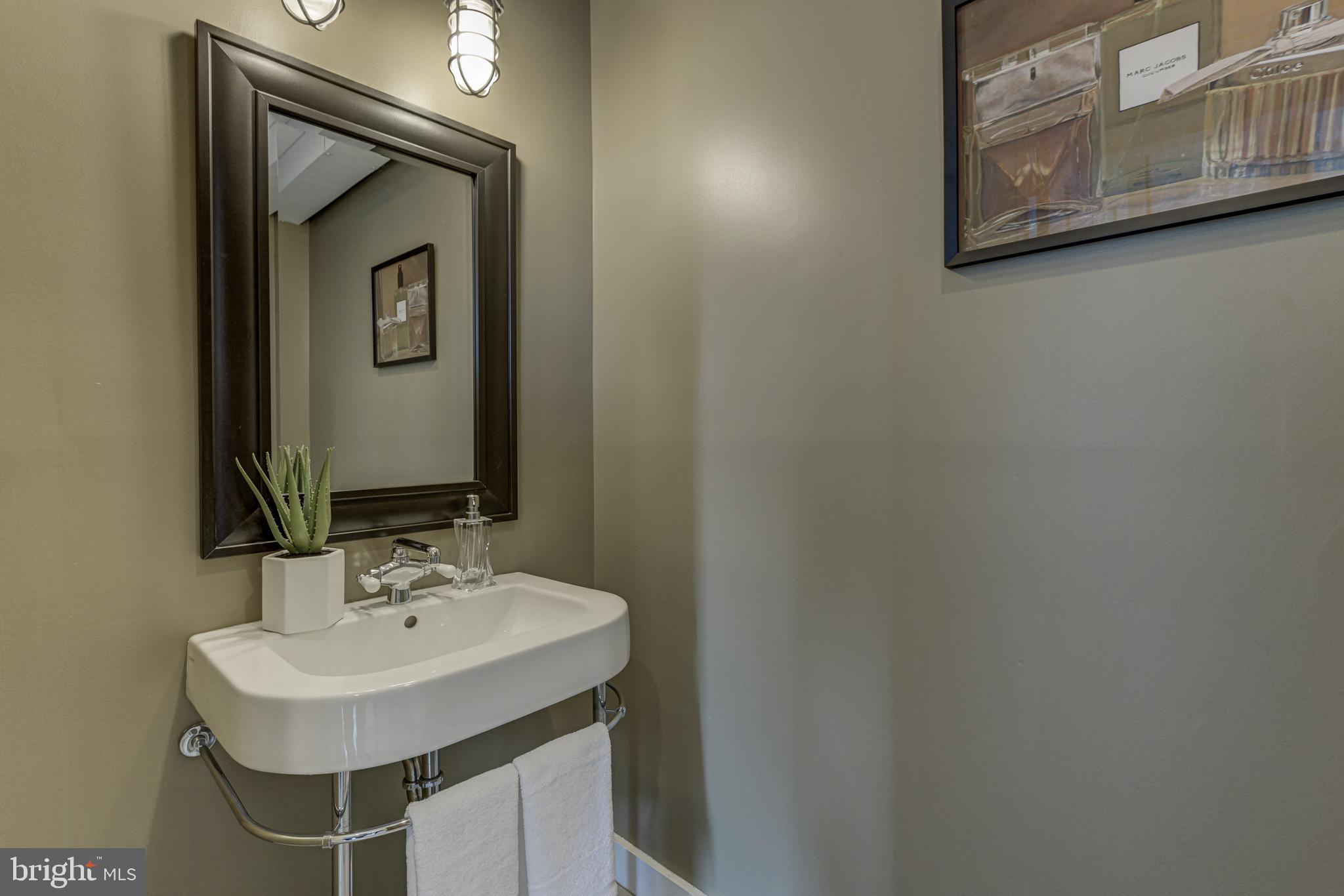 LITTLE ITALY - Residential