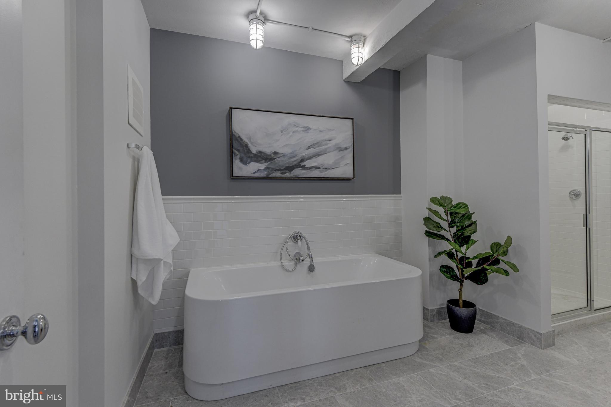 LITTLE ITALY - Residential