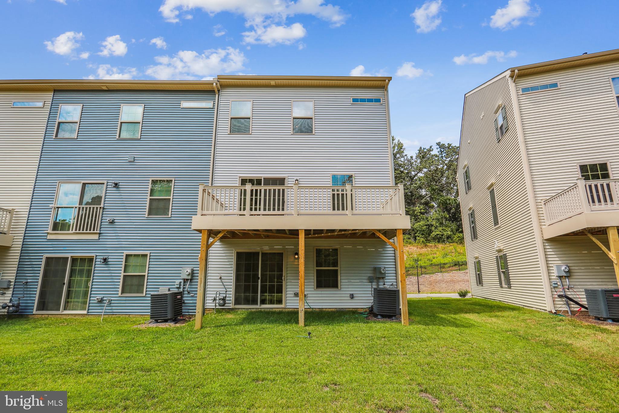 MONTGOMERY VILLAGE - Residential Lease