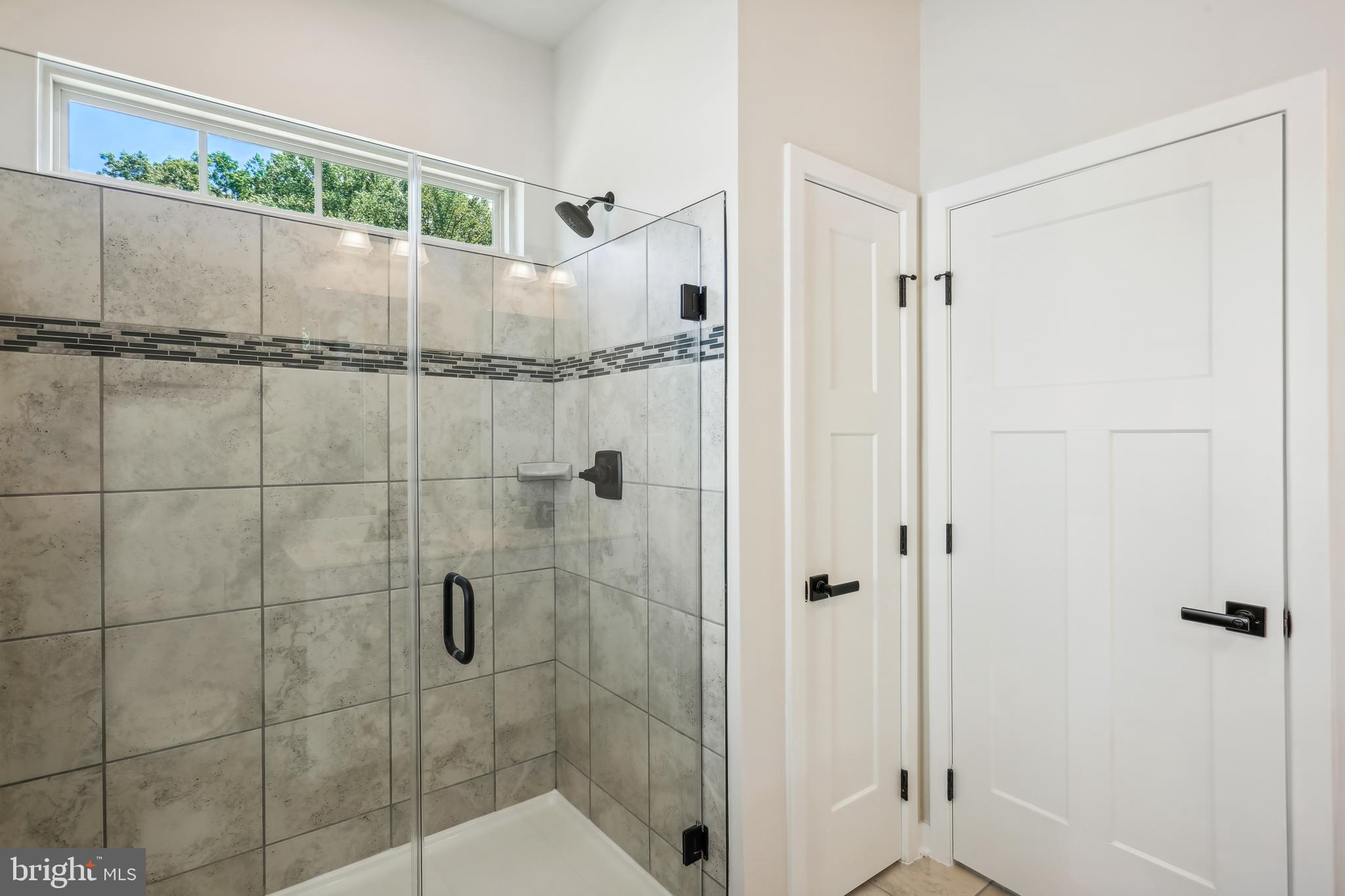 MONTGOMERY VILLAGE - Residential Lease