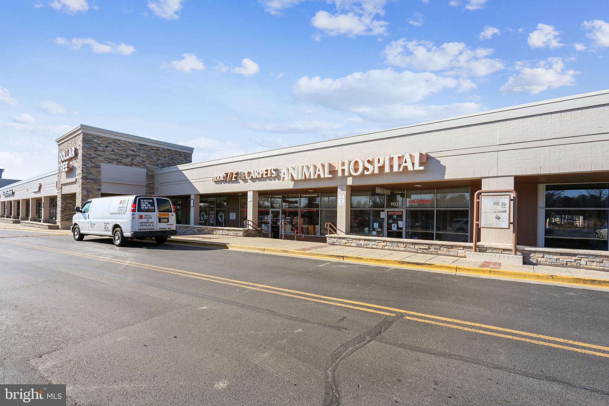 MONTGOMERY VILLAGE - Residential Lease