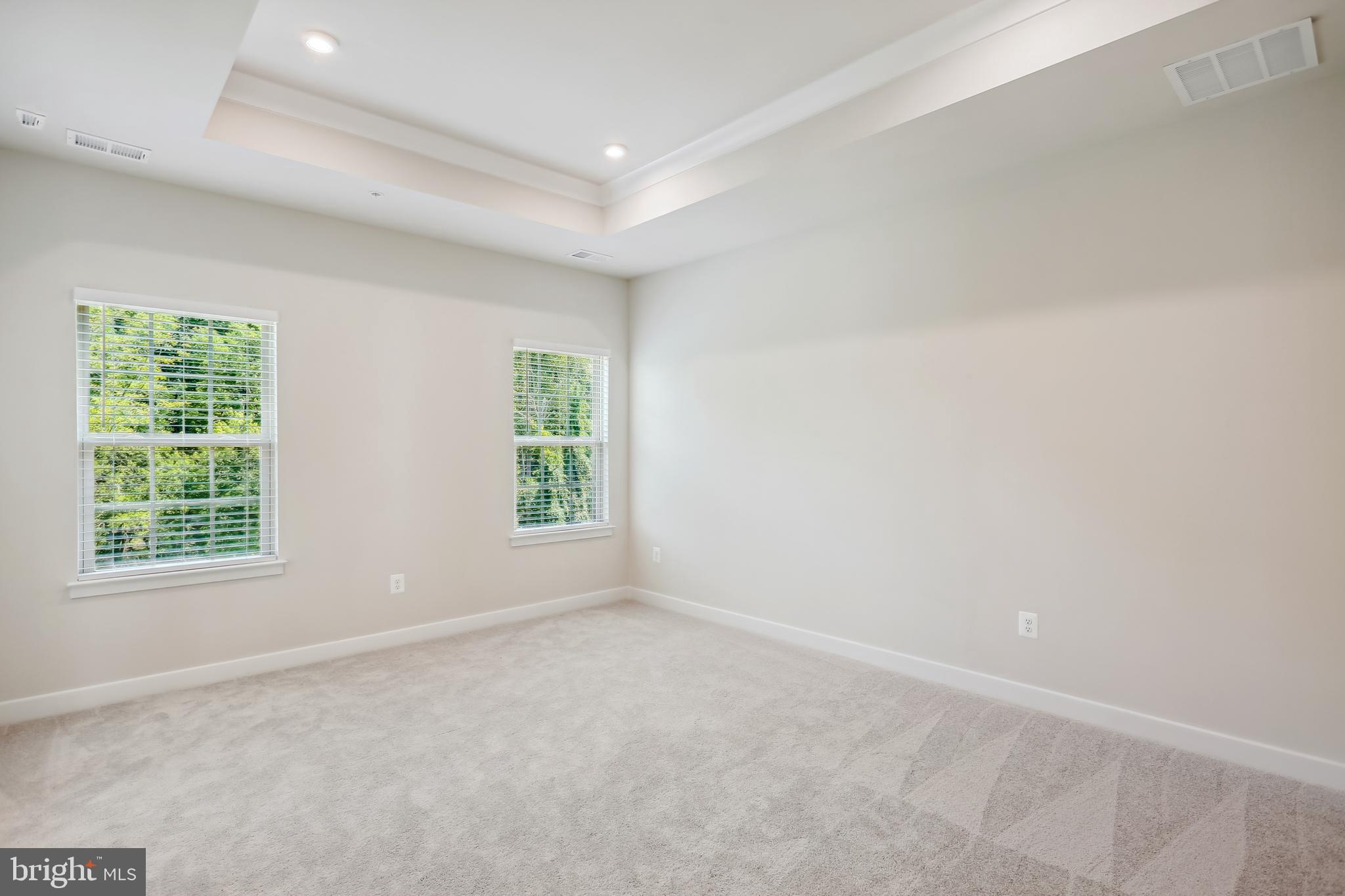 MONTGOMERY VILLAGE - Residential Lease