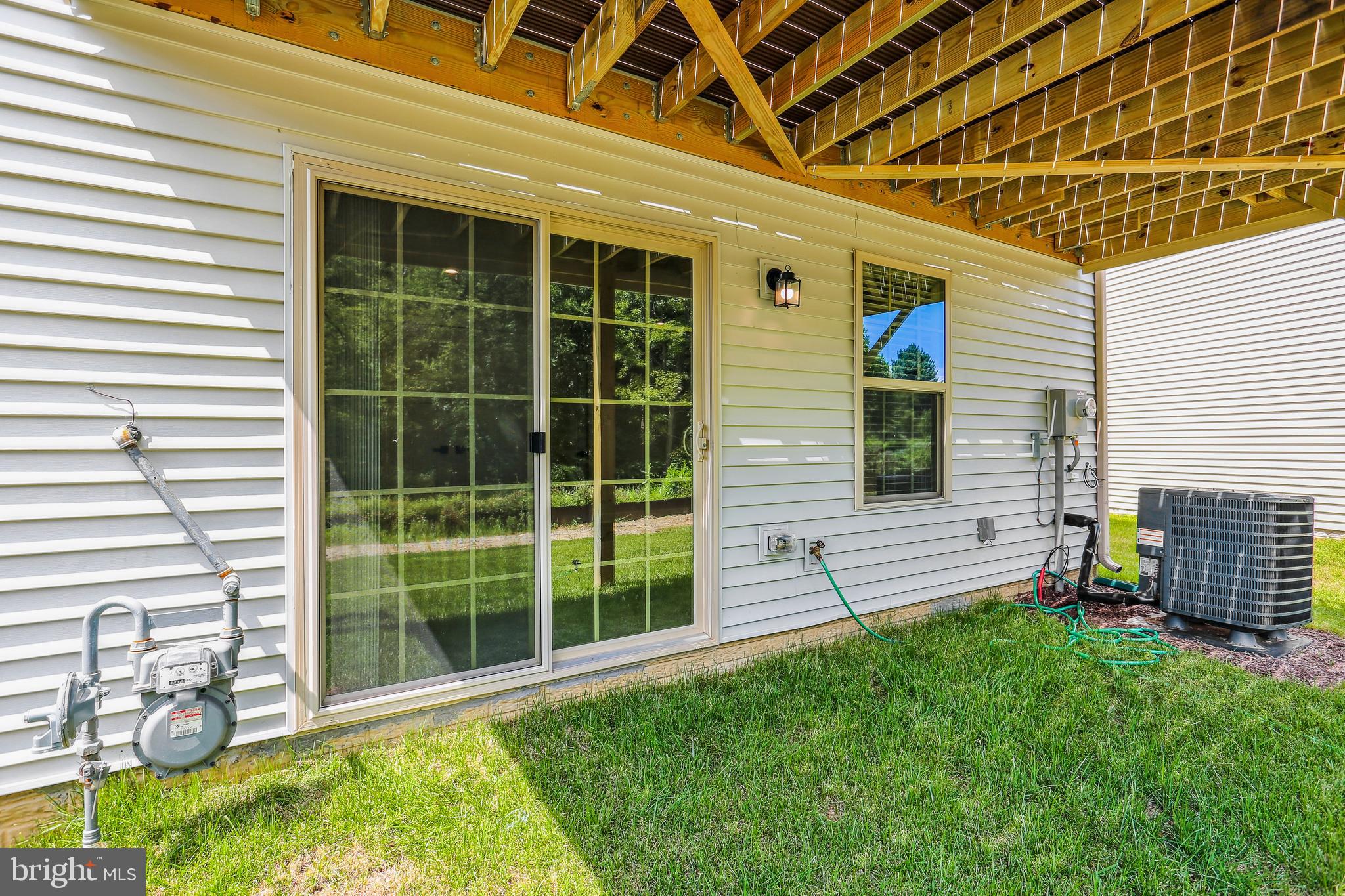 MONTGOMERY VILLAGE - Residential Lease