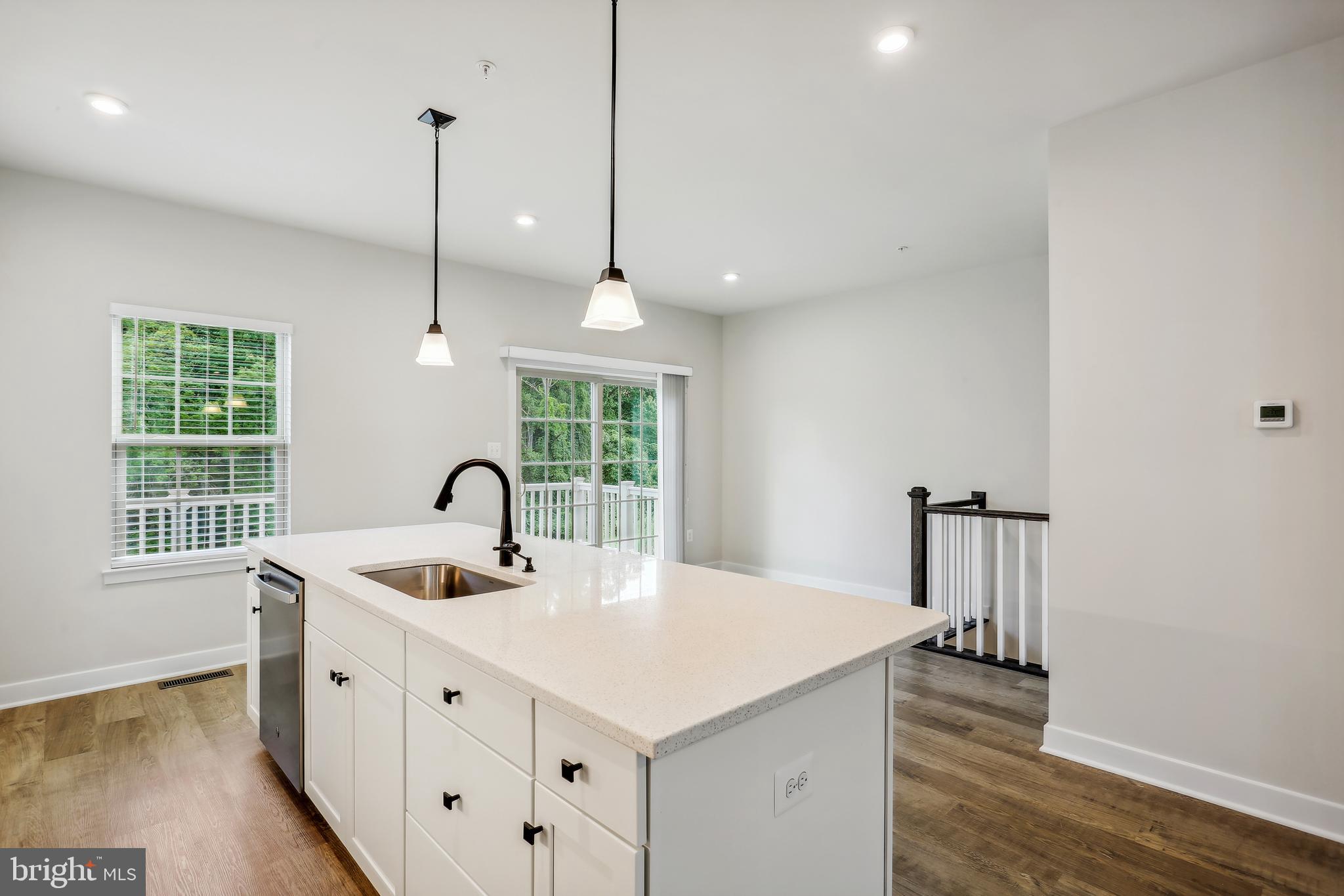 MONTGOMERY VILLAGE - Residential Lease