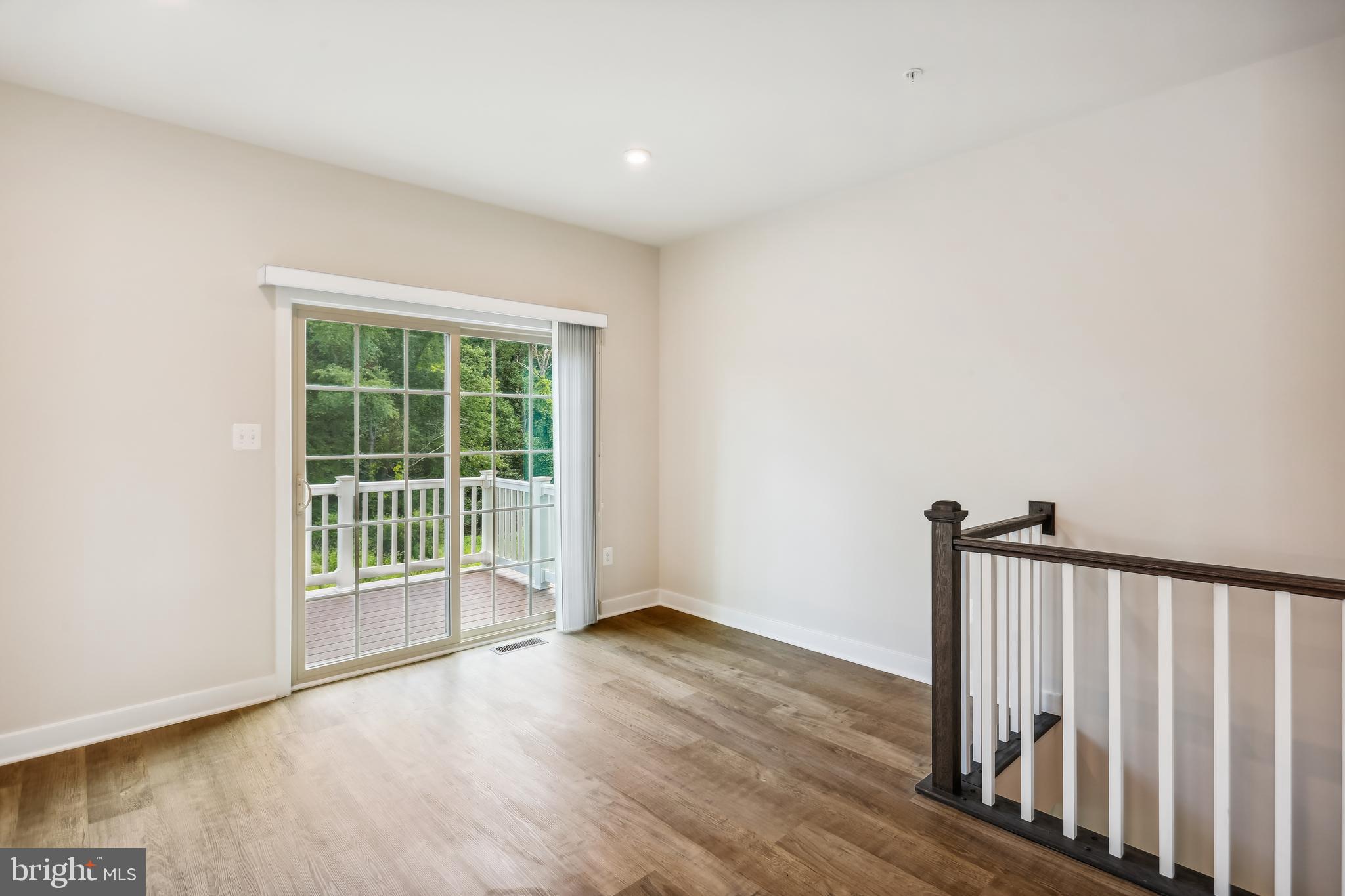 MONTGOMERY VILLAGE - Residential Lease