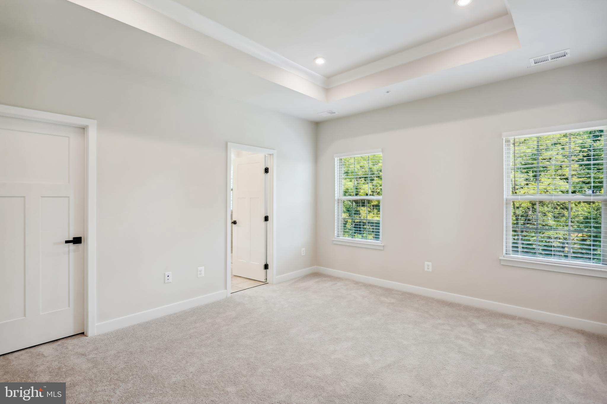 MONTGOMERY VILLAGE - Residential Lease