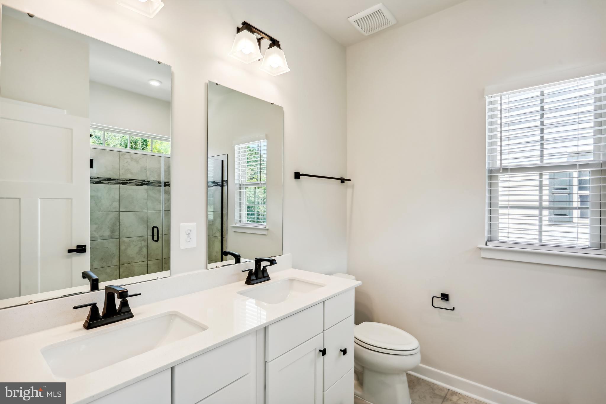 MONTGOMERY VILLAGE - Residential Lease