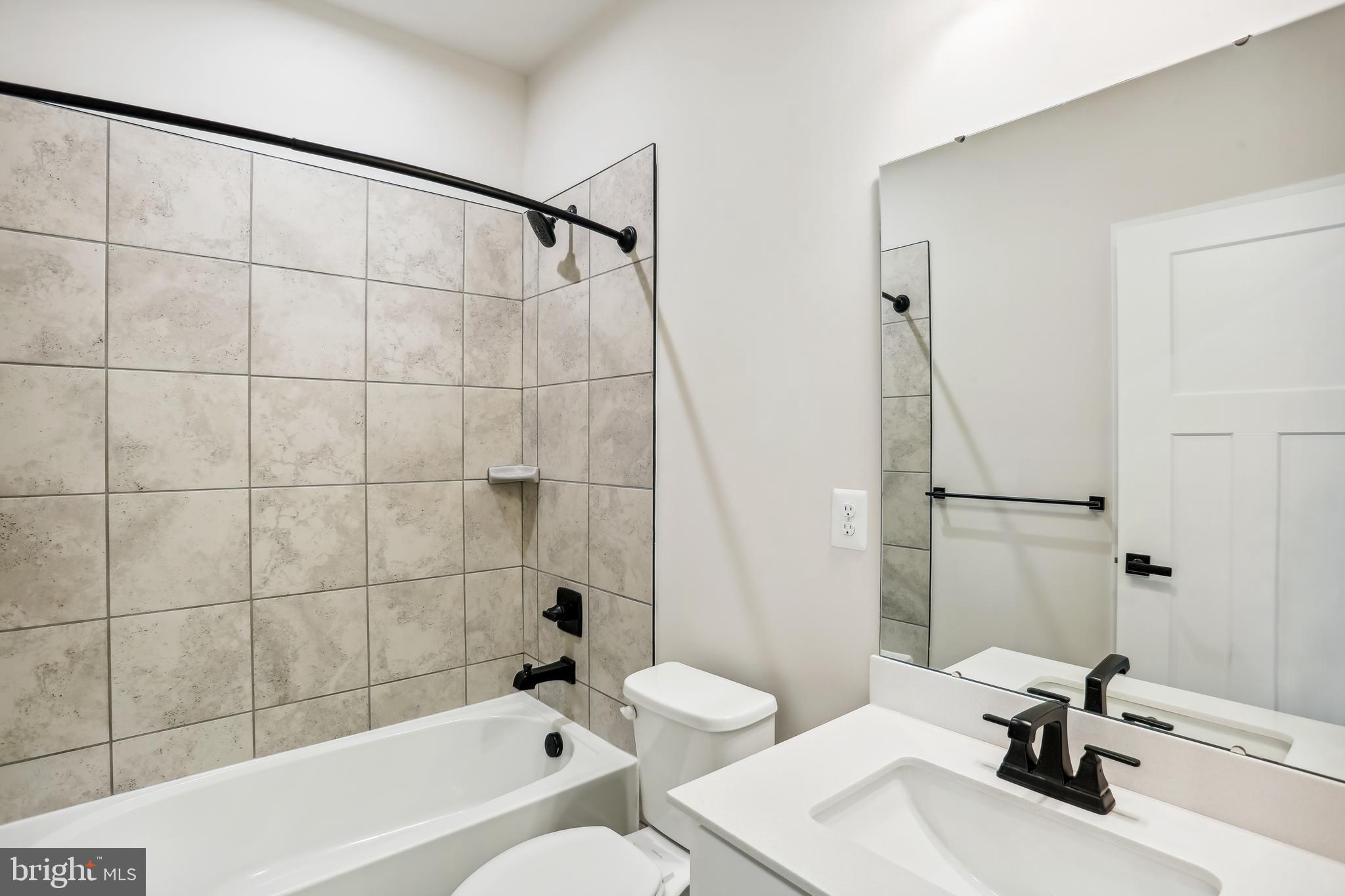 MONTGOMERY VILLAGE - Residential Lease