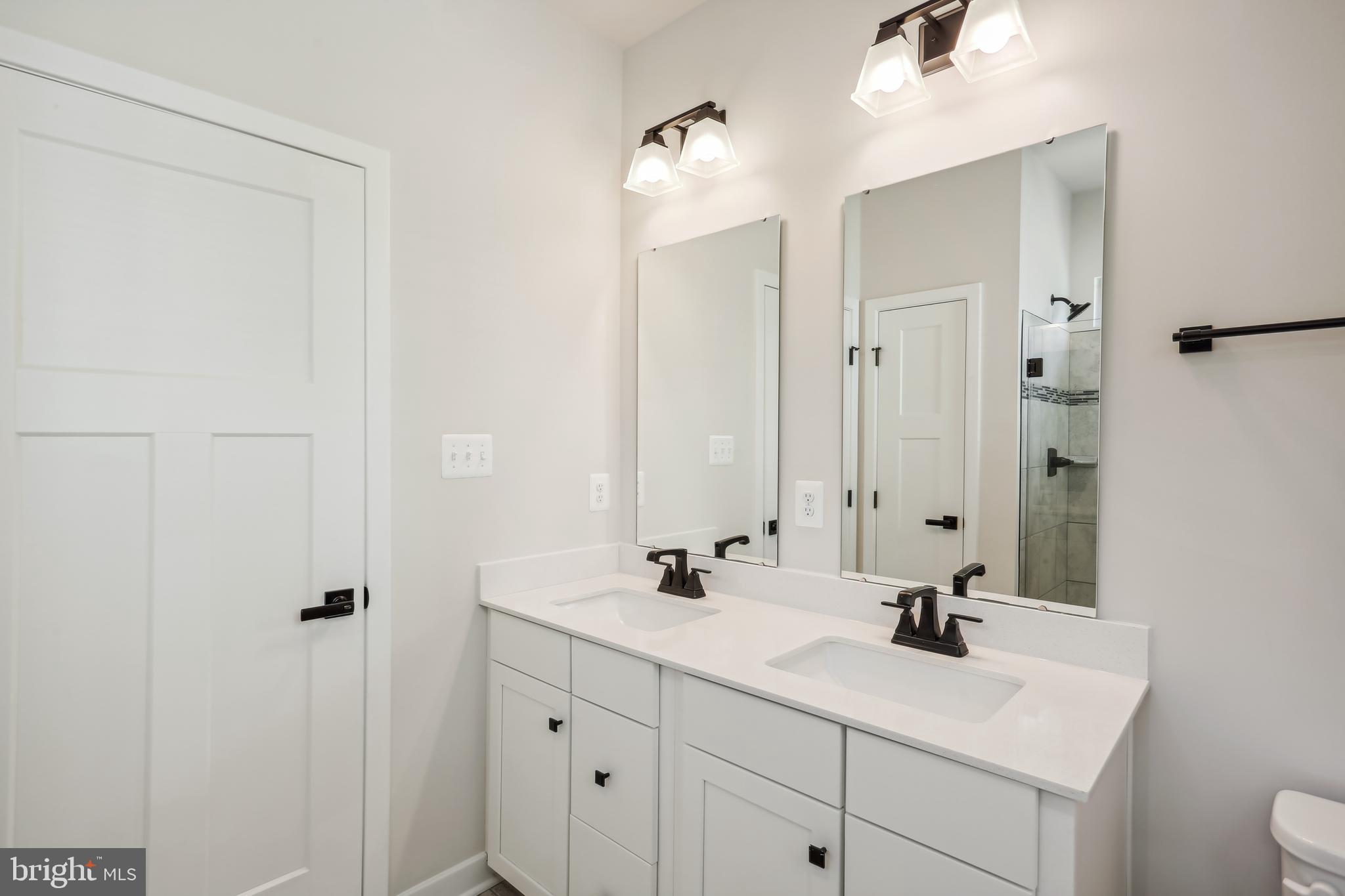 MONTGOMERY VILLAGE - Residential Lease