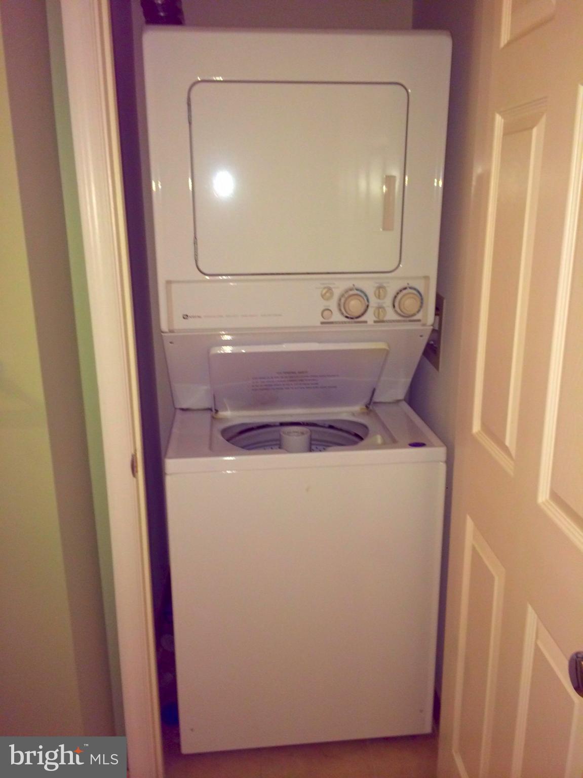 LEXINGTON SQUARE - Residential Lease