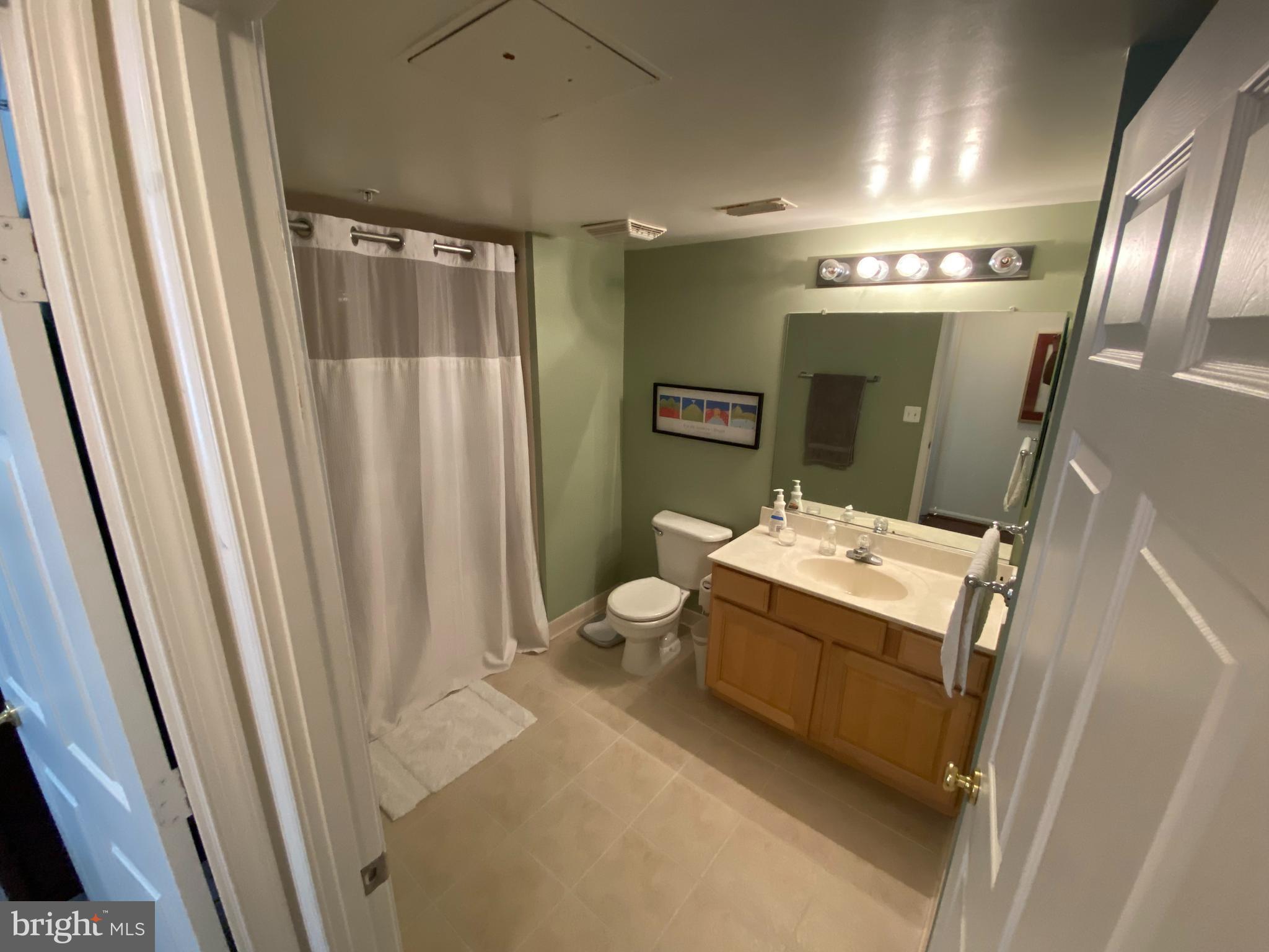 LEXINGTON SQUARE - Residential Lease