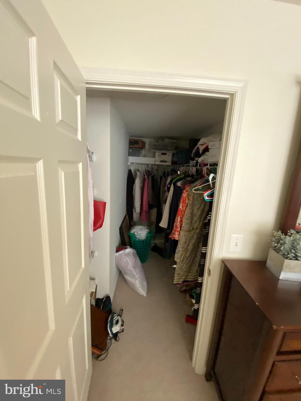 LEXINGTON SQUARE - Residential Lease