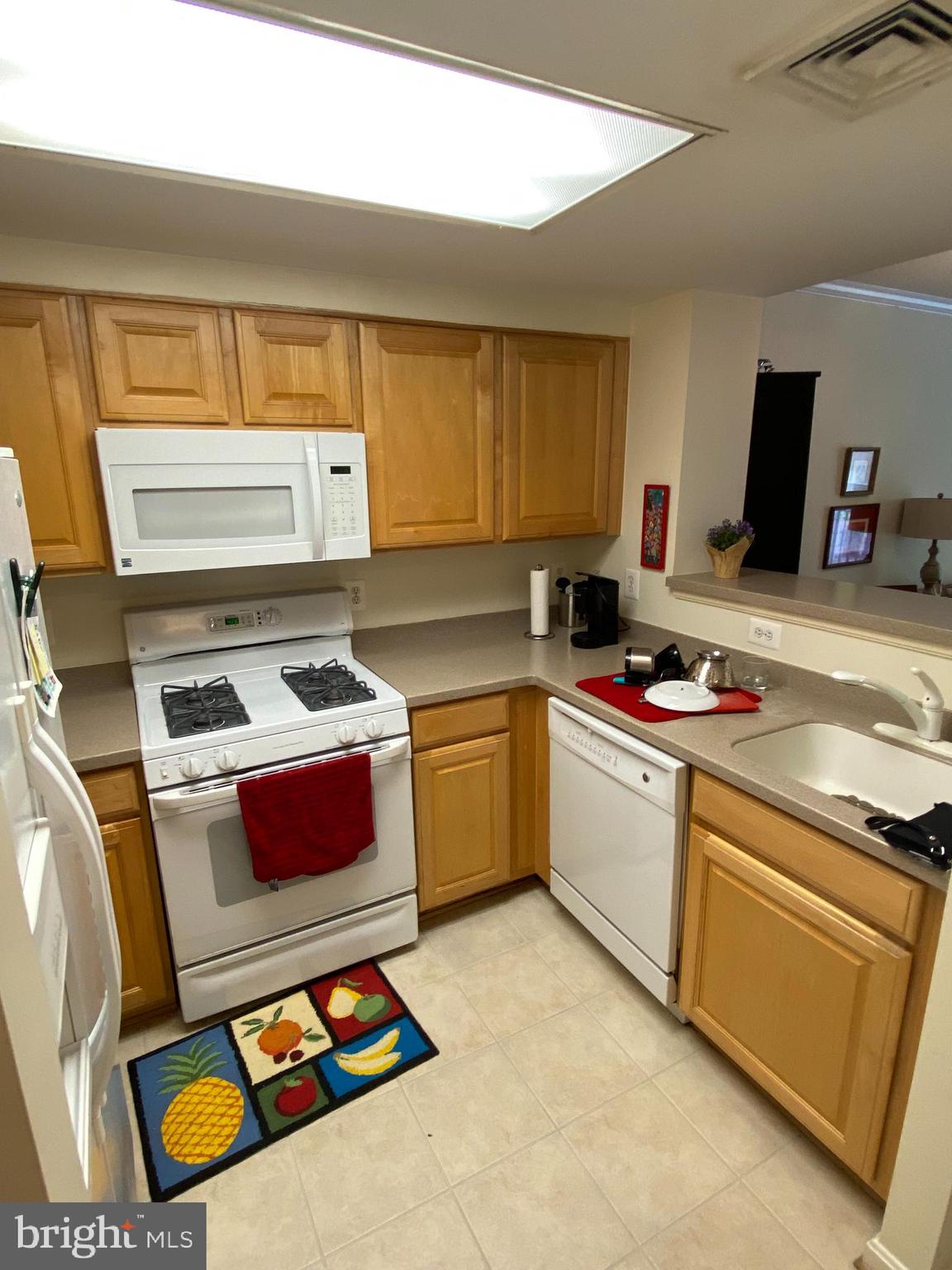 LEXINGTON SQUARE - Residential Lease