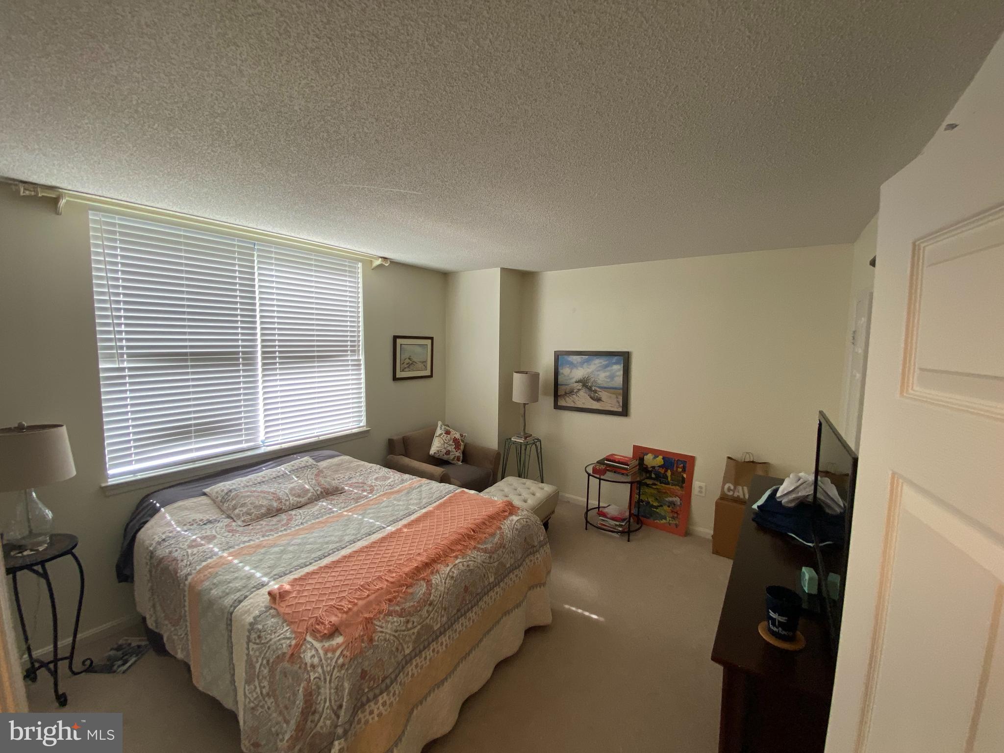 LEXINGTON SQUARE - Residential Lease