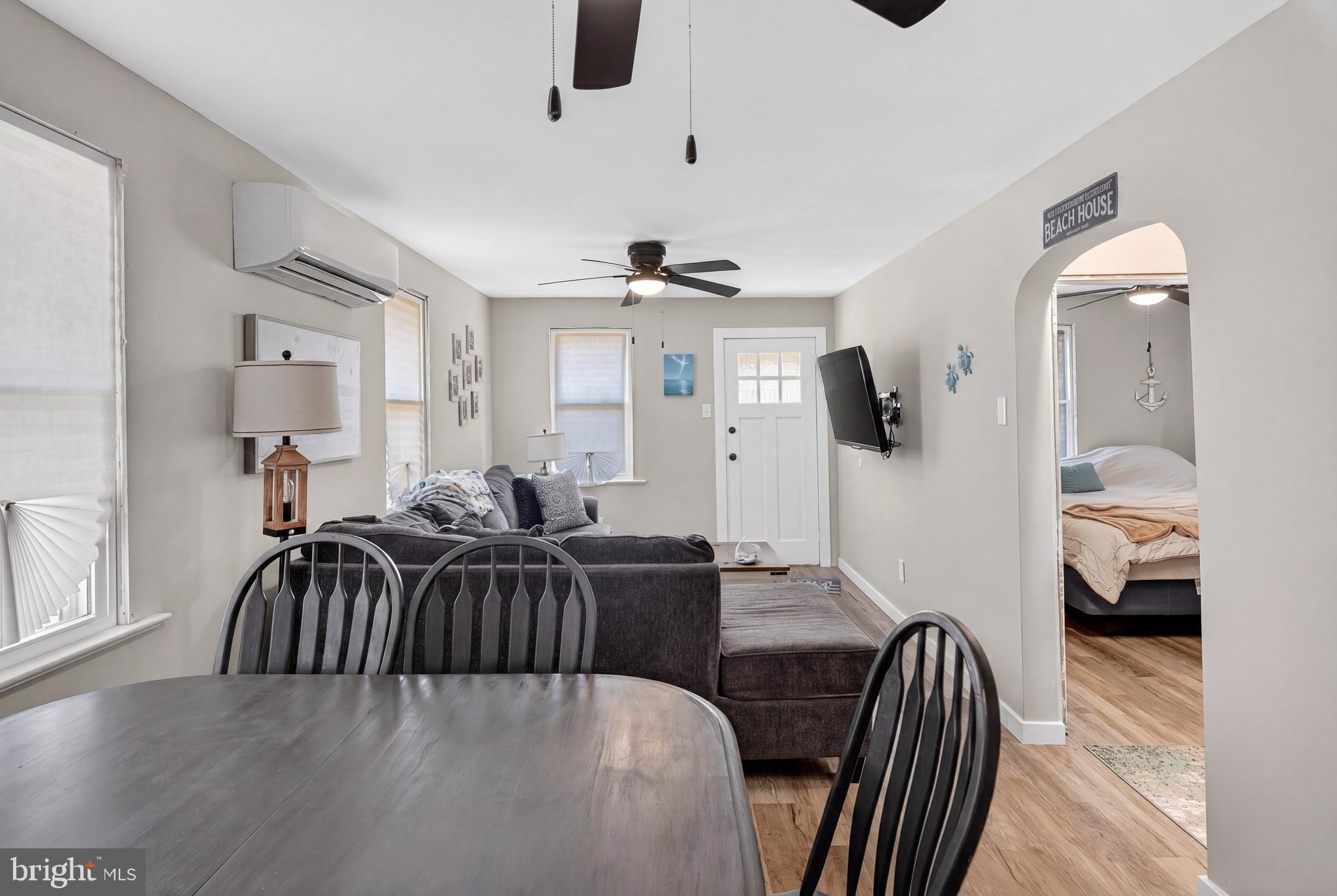 411 W MAGNOLIA AVENUE