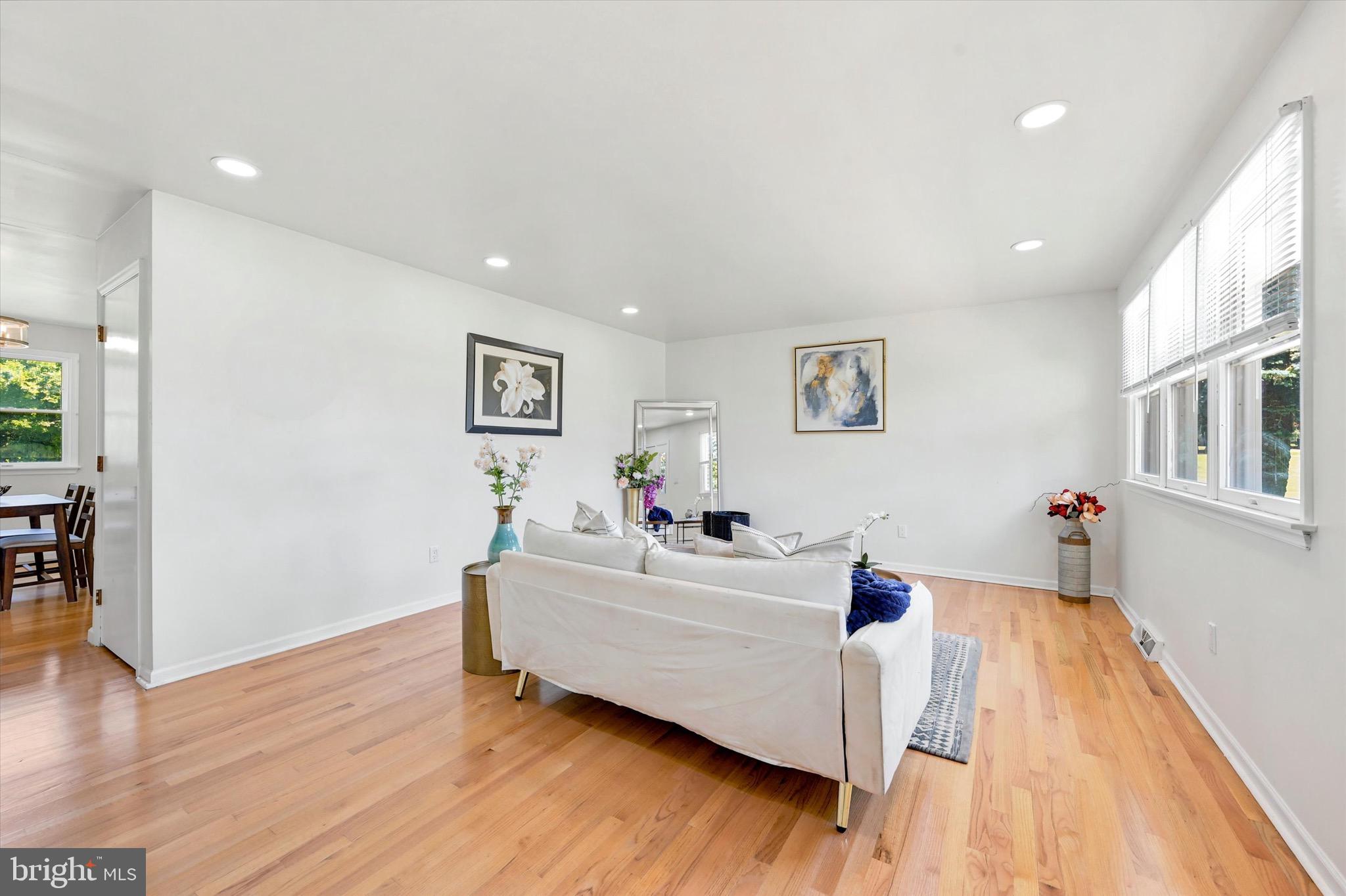 305 WHITE PINE DRIVE