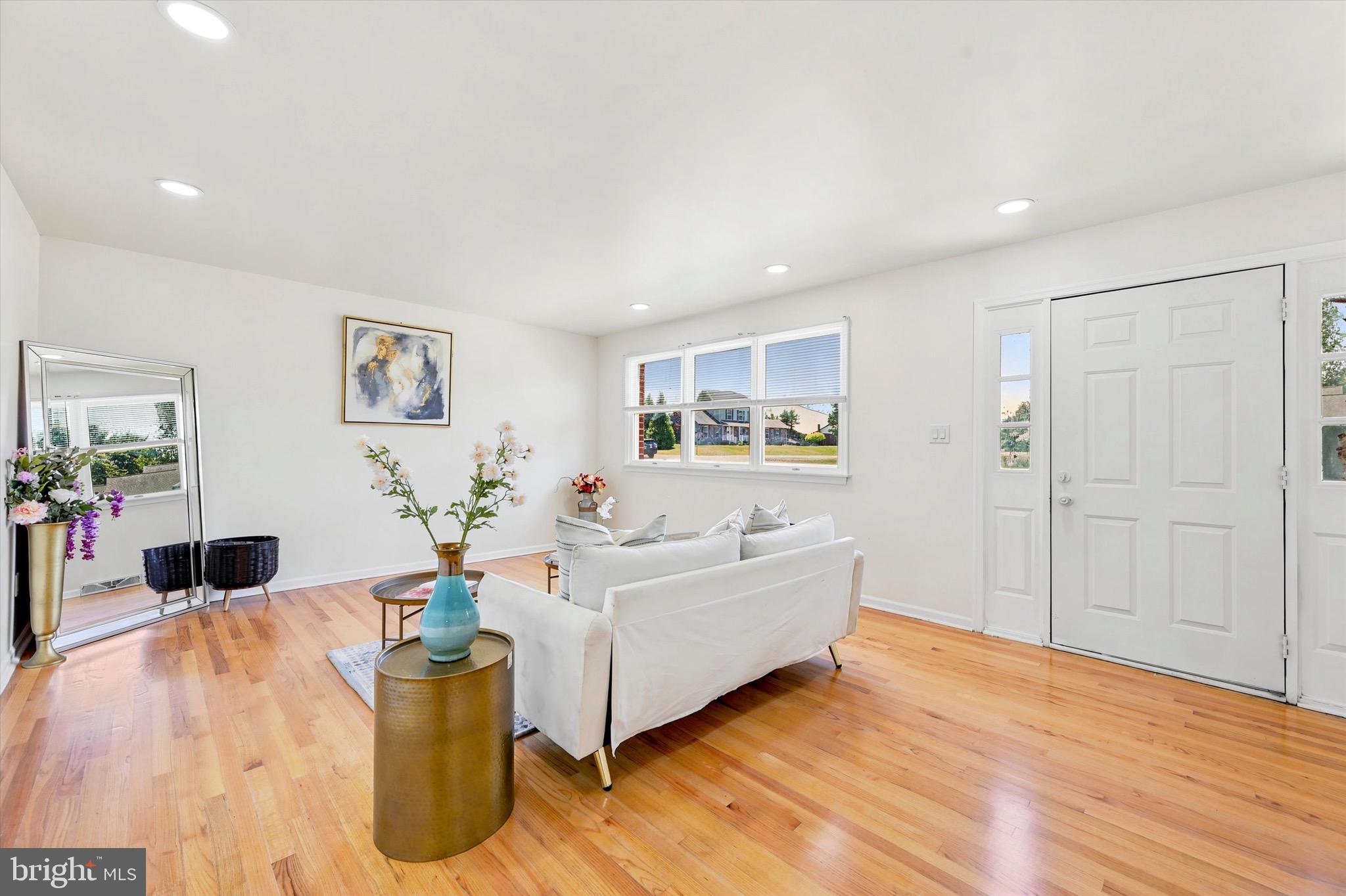 305 WHITE PINE DRIVE