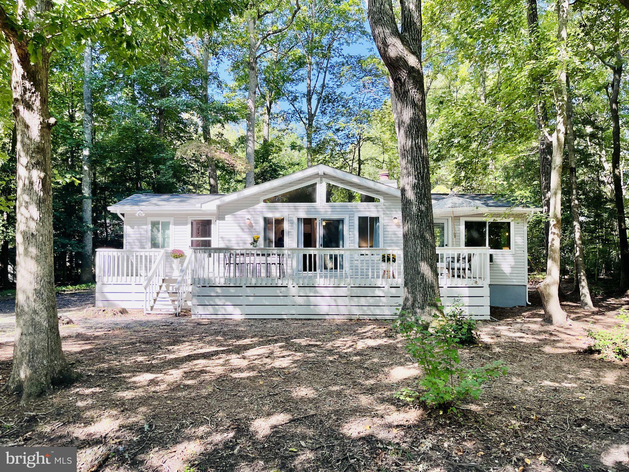 32 SEAFARER LANE