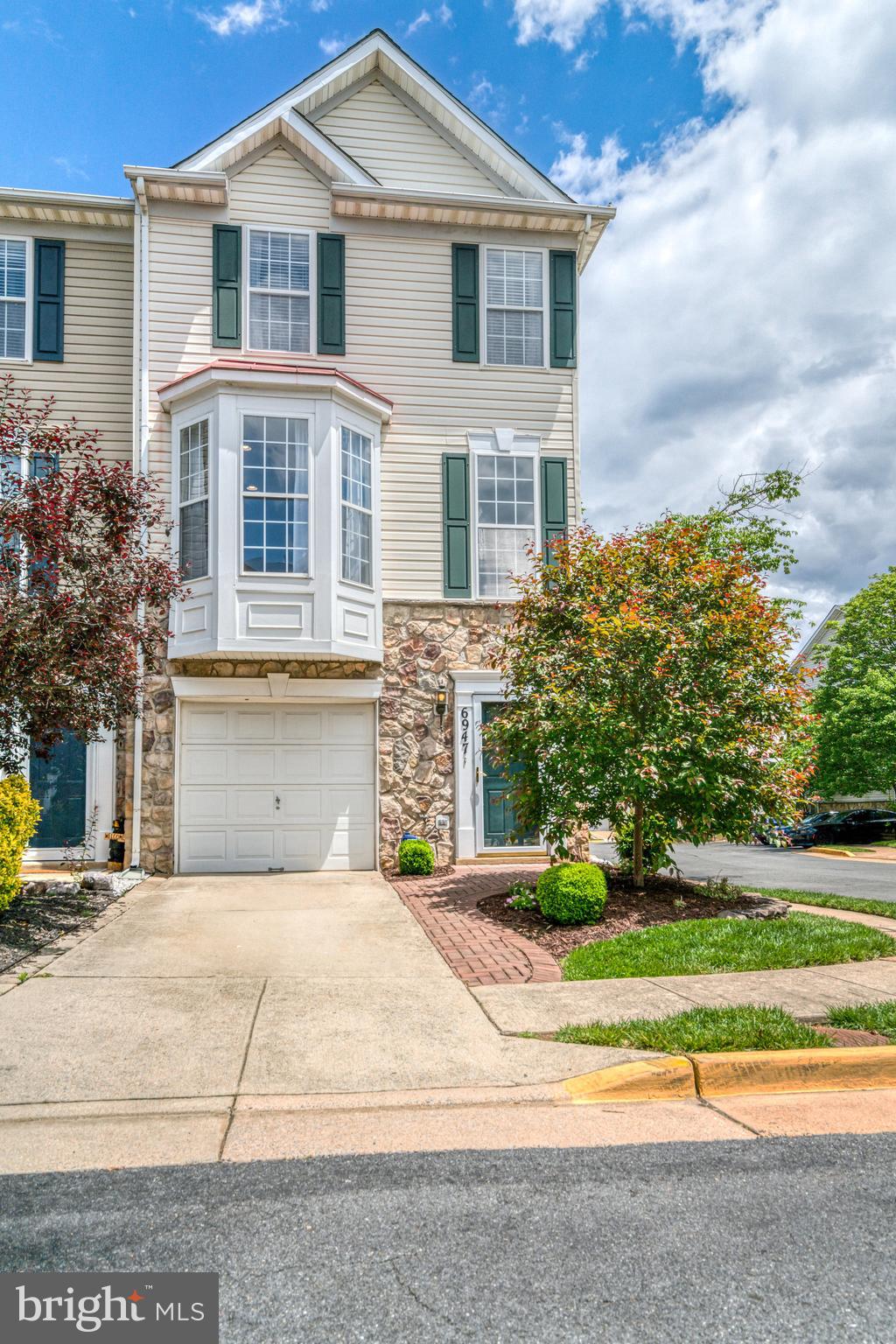 6947 LERWICK COURT
