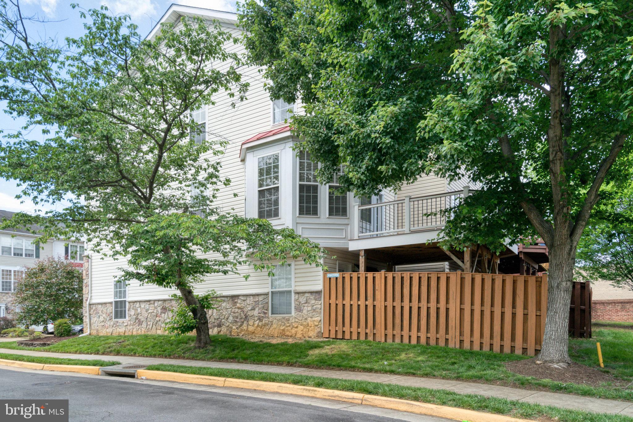 6947 LERWICK COURT
