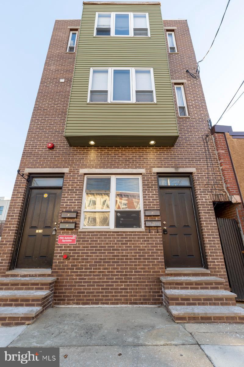 FAIRMOUNT - Commercial Lease