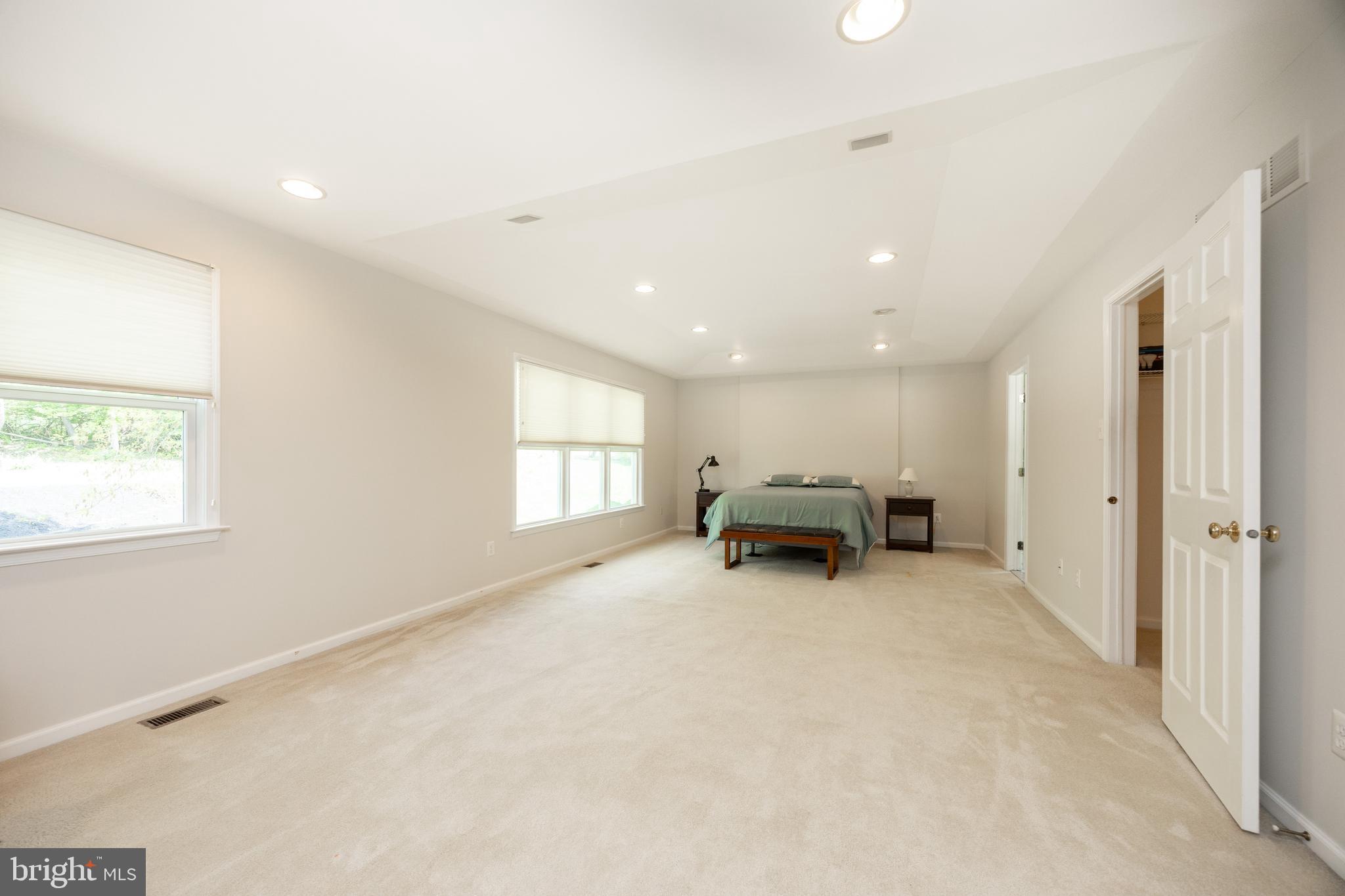 STONEGATE - Residential