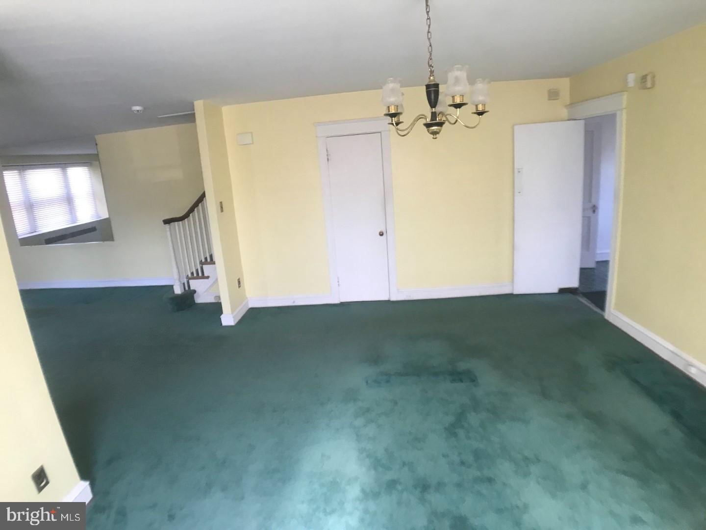 OXFORD CIRCLE - Residential