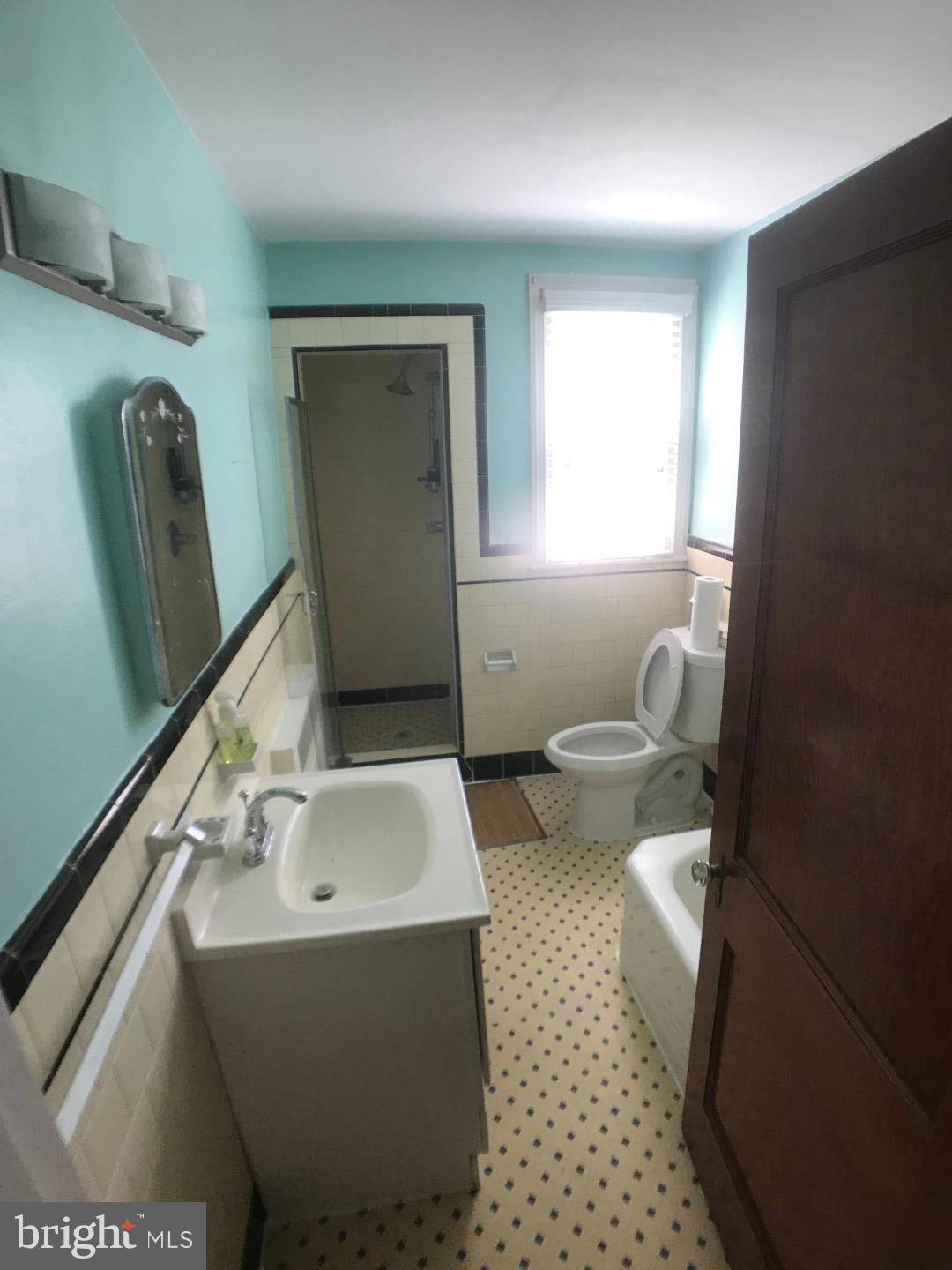 OXFORD CIRCLE - Residential