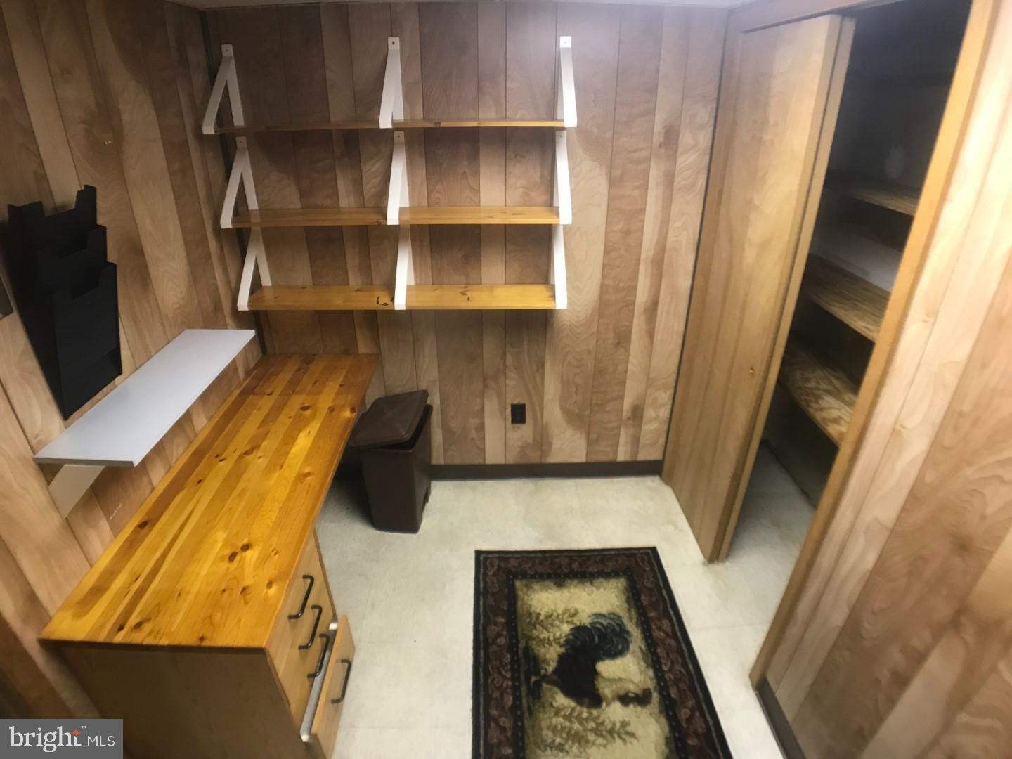 OXFORD CIRCLE - Residential