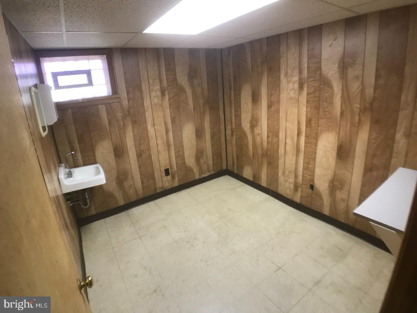 OXFORD CIRCLE - Residential