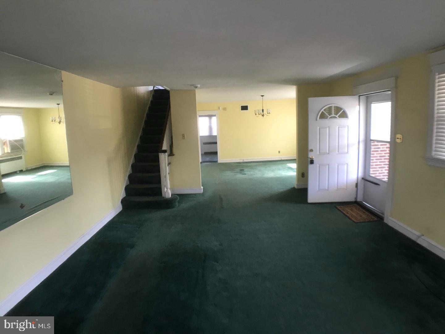 OXFORD CIRCLE - Residential