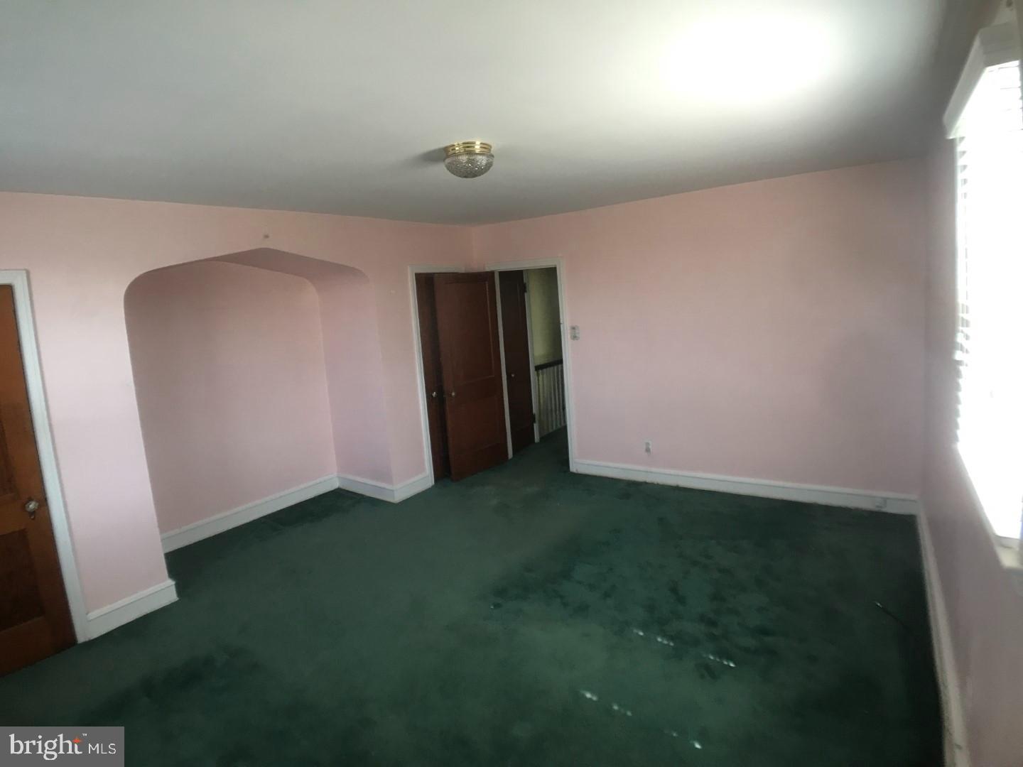 OXFORD CIRCLE - Residential