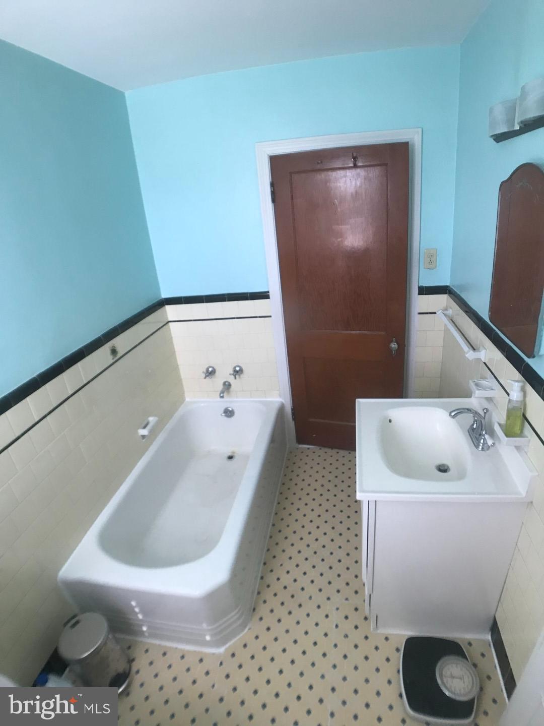 OXFORD CIRCLE - Residential