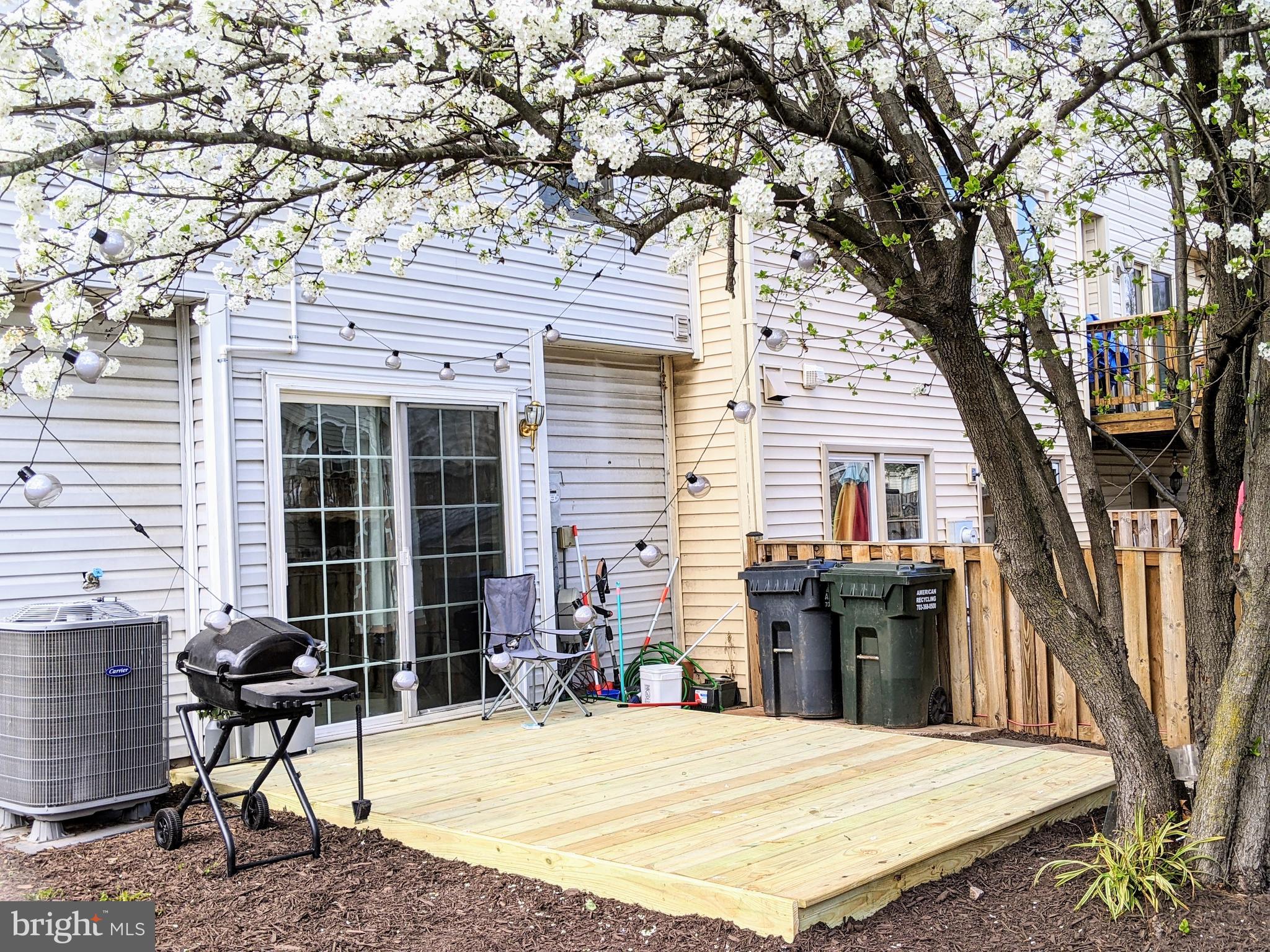 STONINGTON - Residential