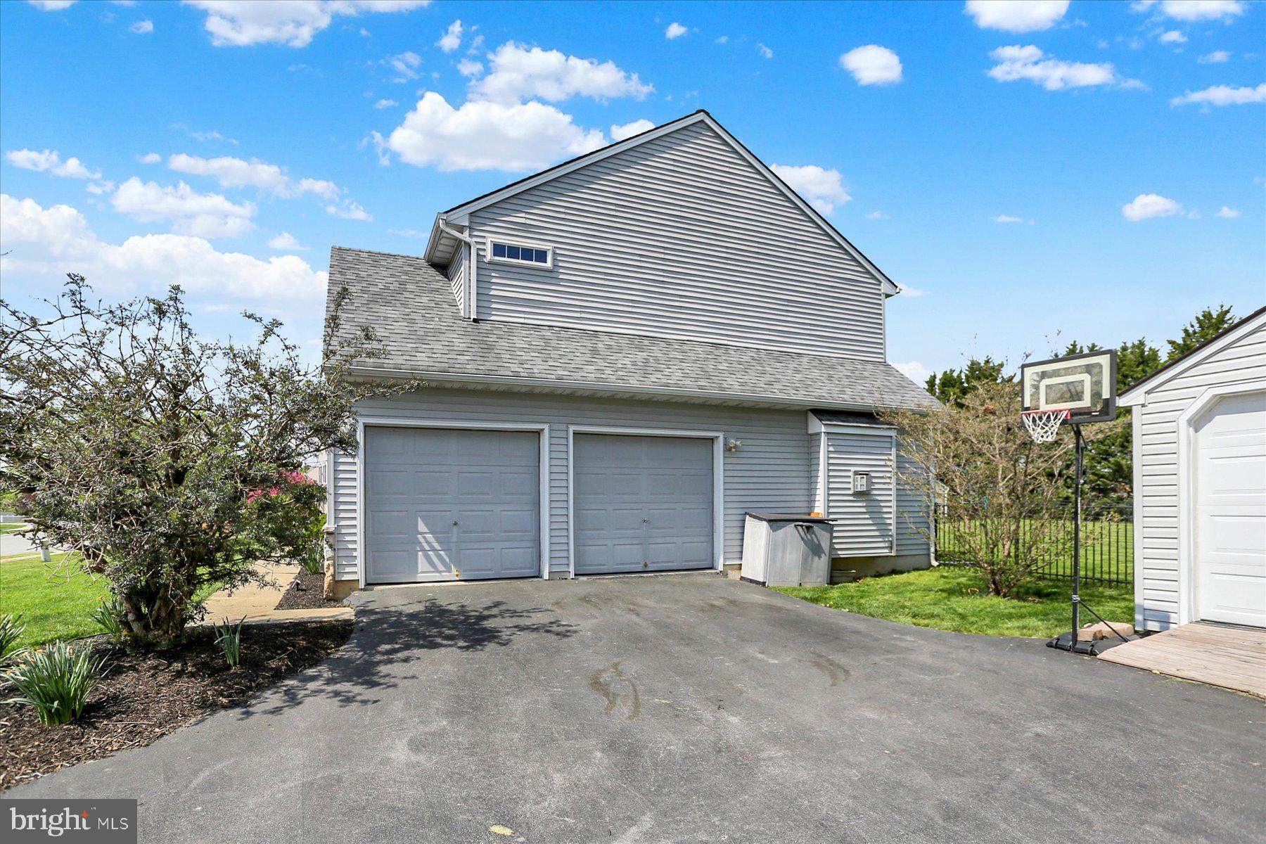 SOMERSET CROSSING - Residential