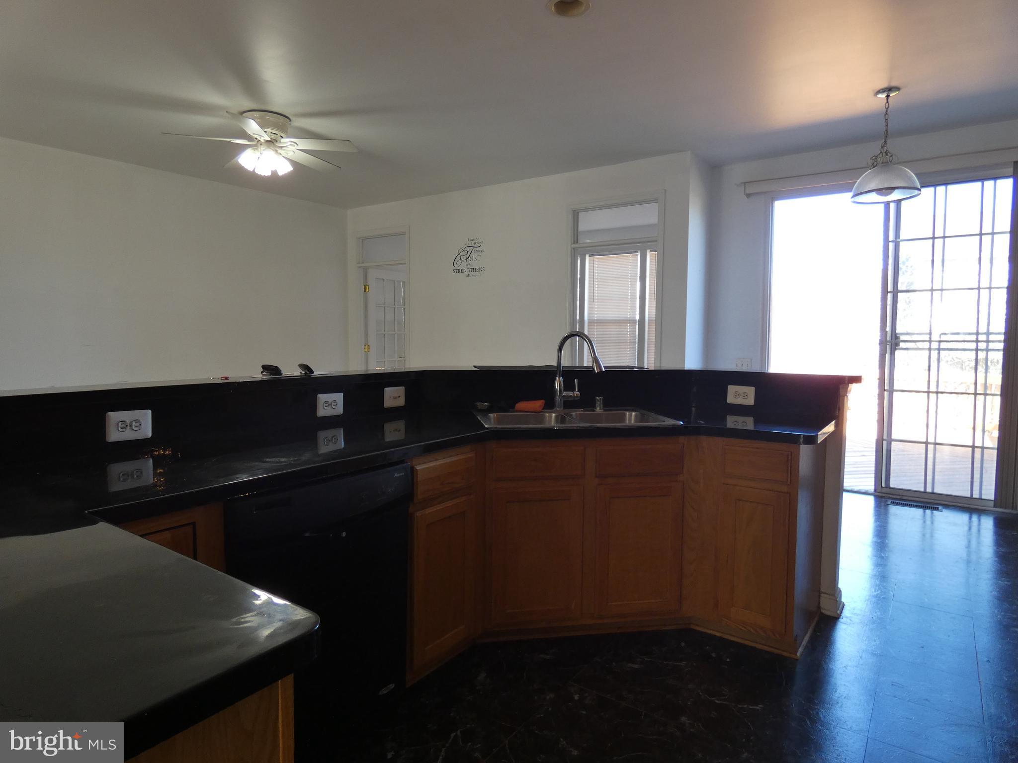 TALL OAKS - Residential Lease