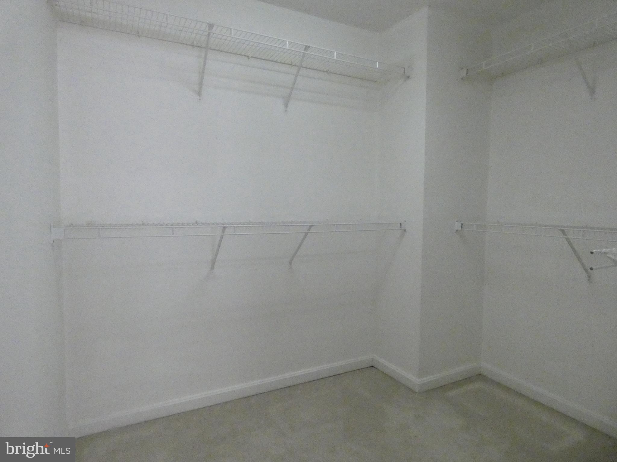 TALL OAKS - Residential Lease