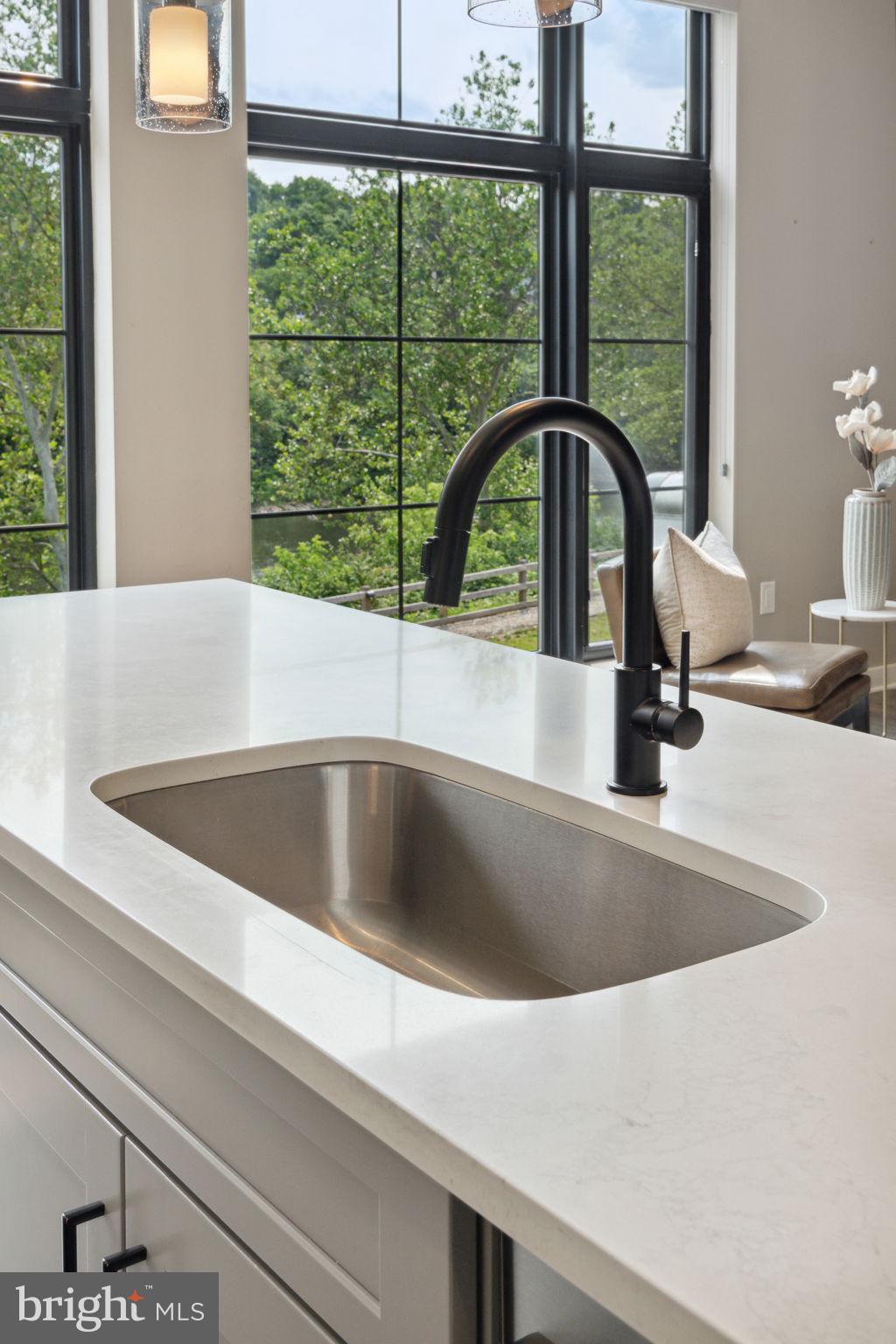 THE LOCKS - Residential