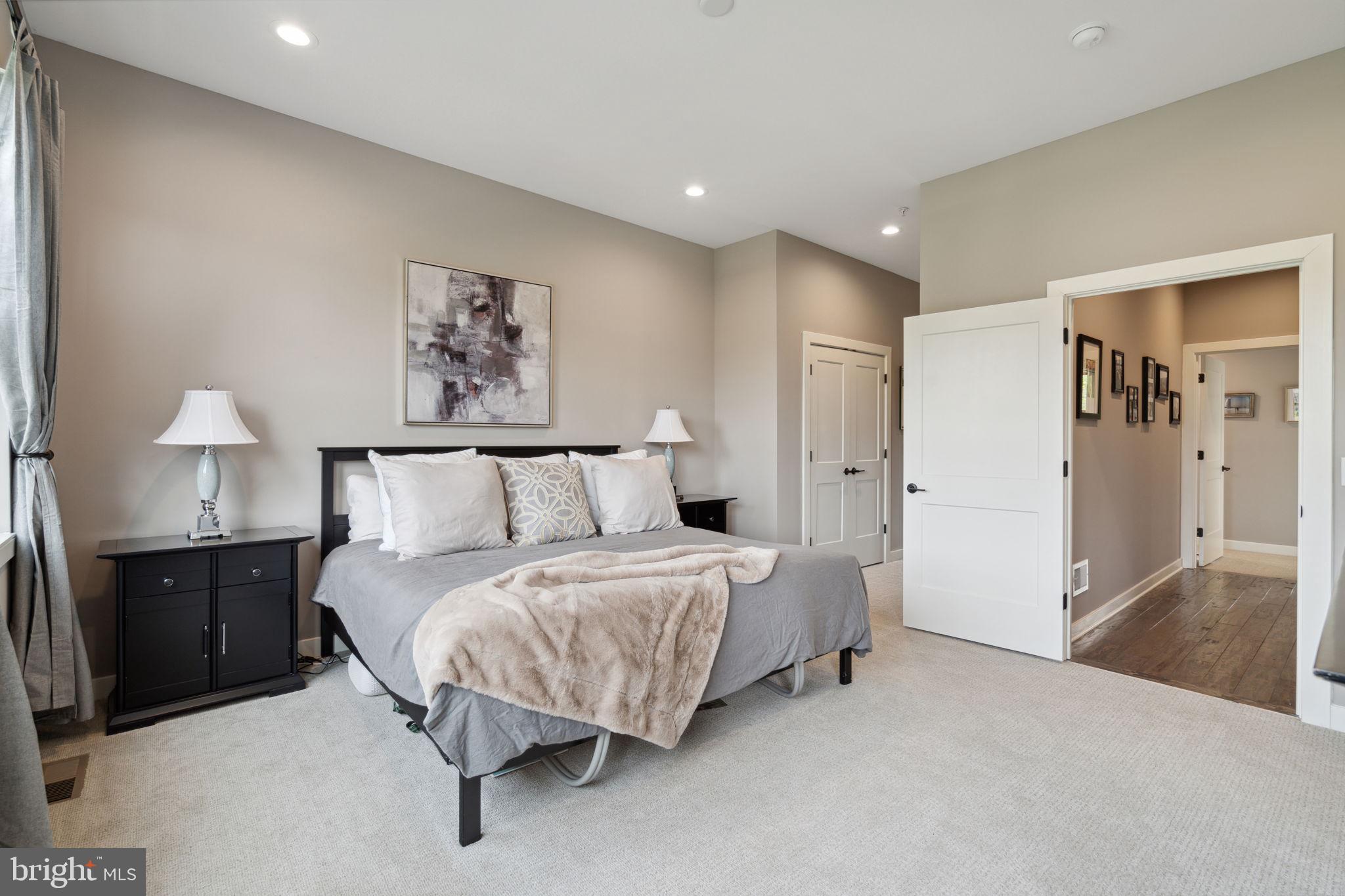 THE LOCKS - Residential