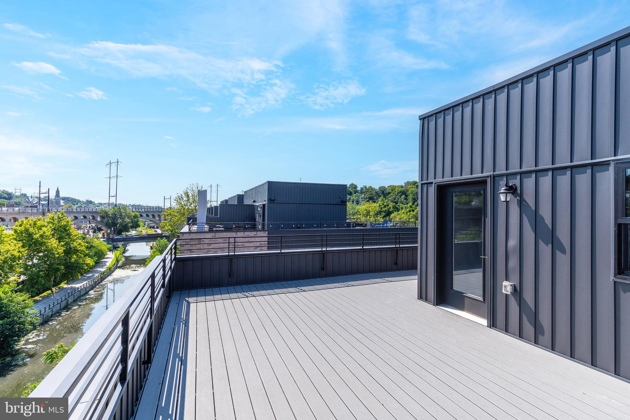 THE LOCKS - Residential