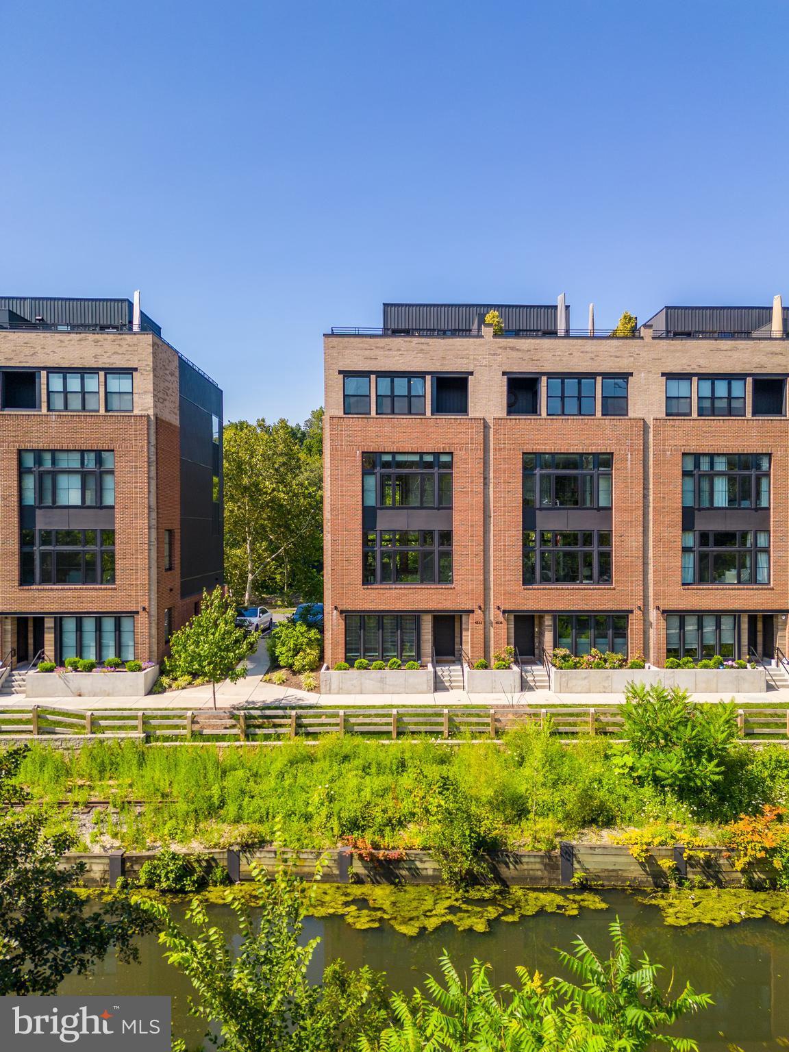 THE LOCKS - Residential