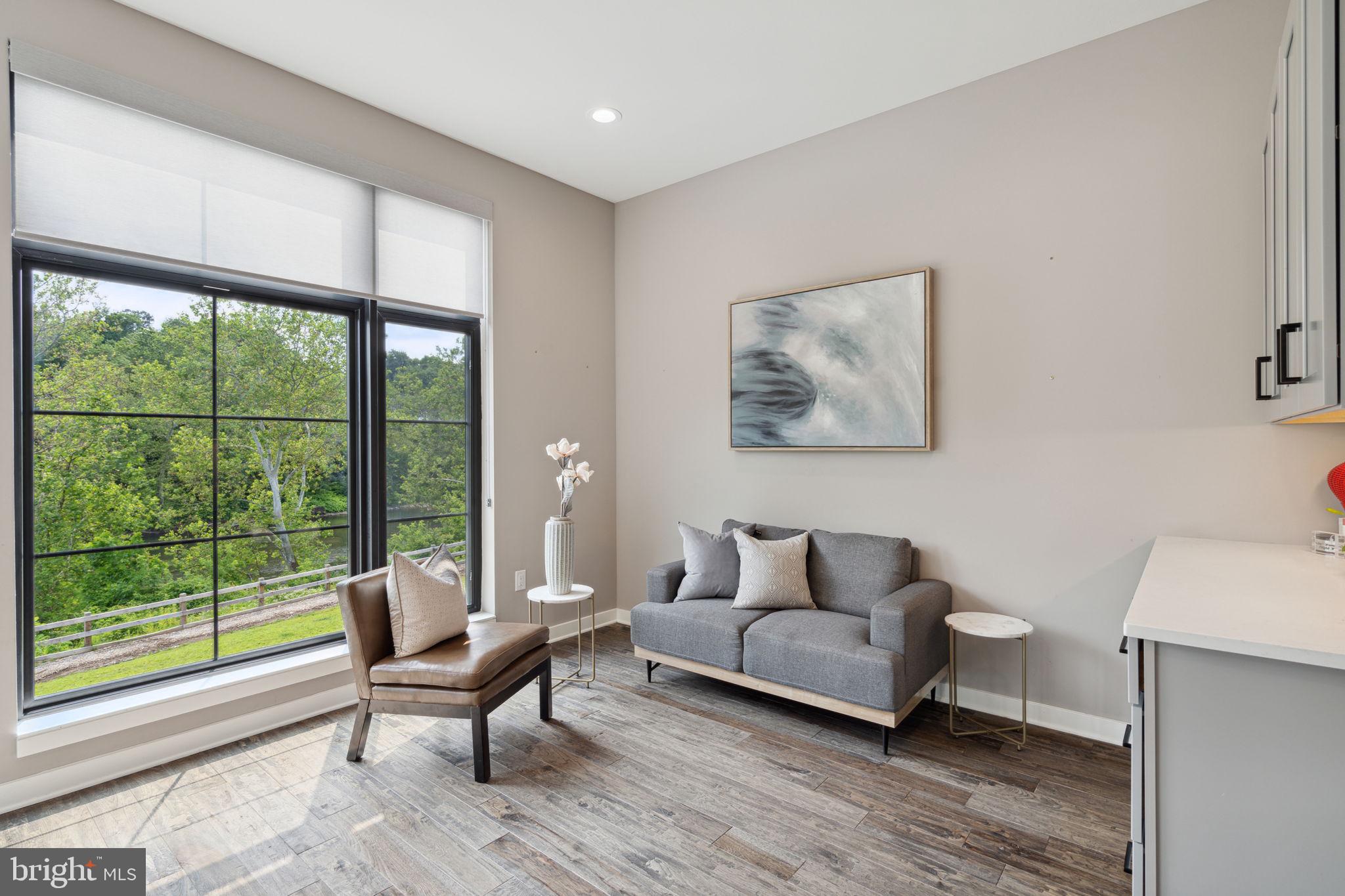 THE LOCKS - Residential