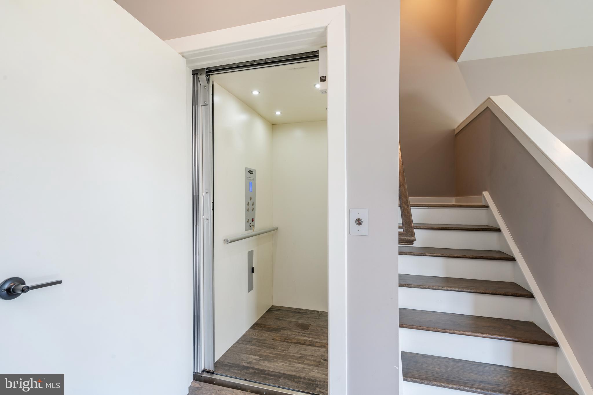 THE LOCKS - Residential