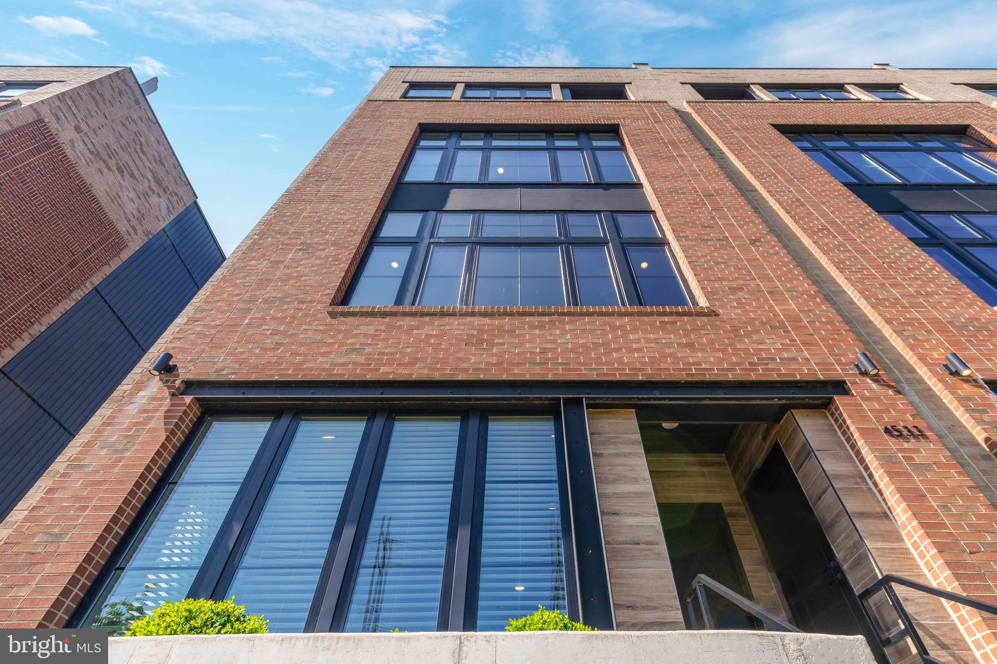 THE LOCKS - Residential